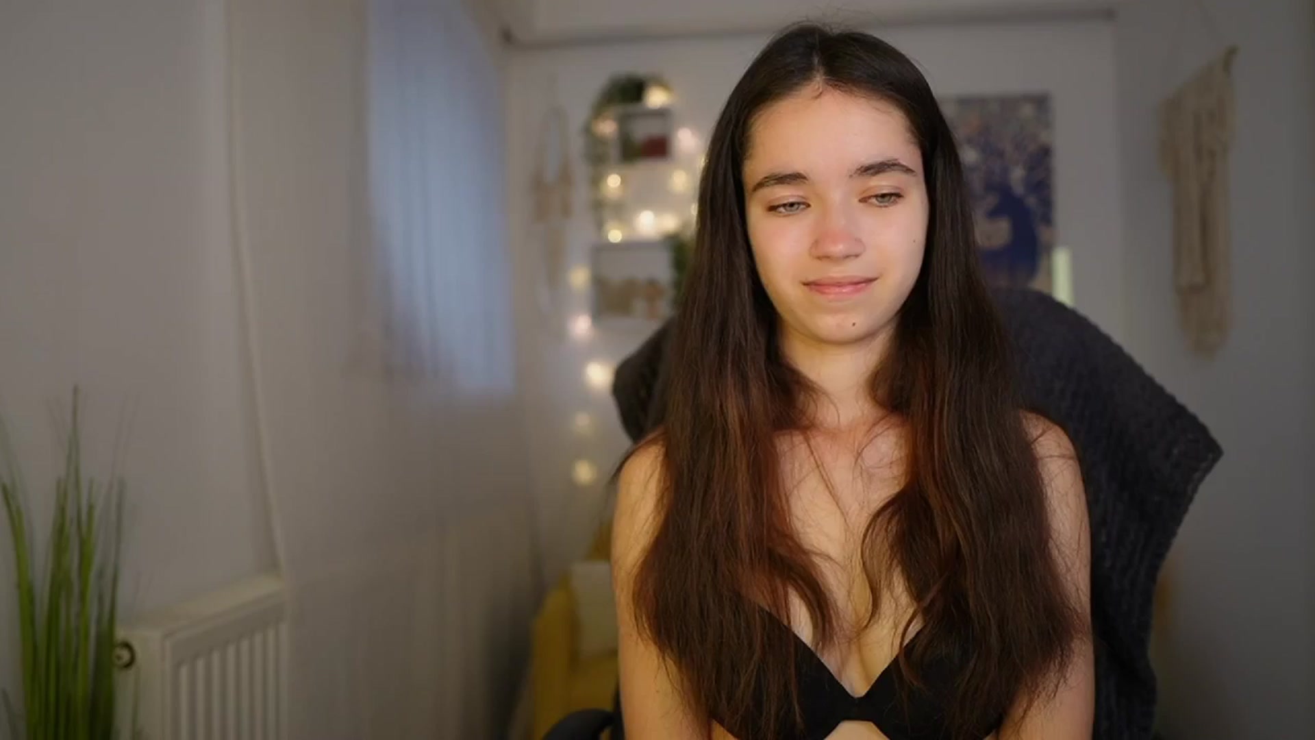 Gallery image thumbnail from Gia_Paige18's myfreecams stream on, 06/05/2024, 09:20 image 9 of 20