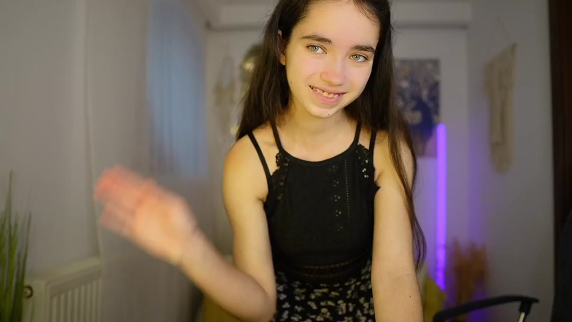 Gallery image thumbnail from Gia_Paige18's myfreecams stream on, 06/06/2024, 08:31 image 16 of 20