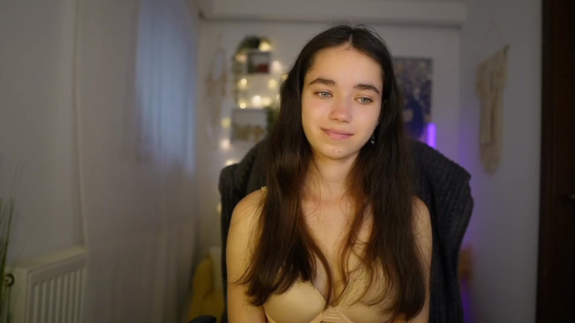 Gallery image thumbnail from Gia_Paige18's myfreecams stream on, 06/11/2024, 09:32 image 10 of 20