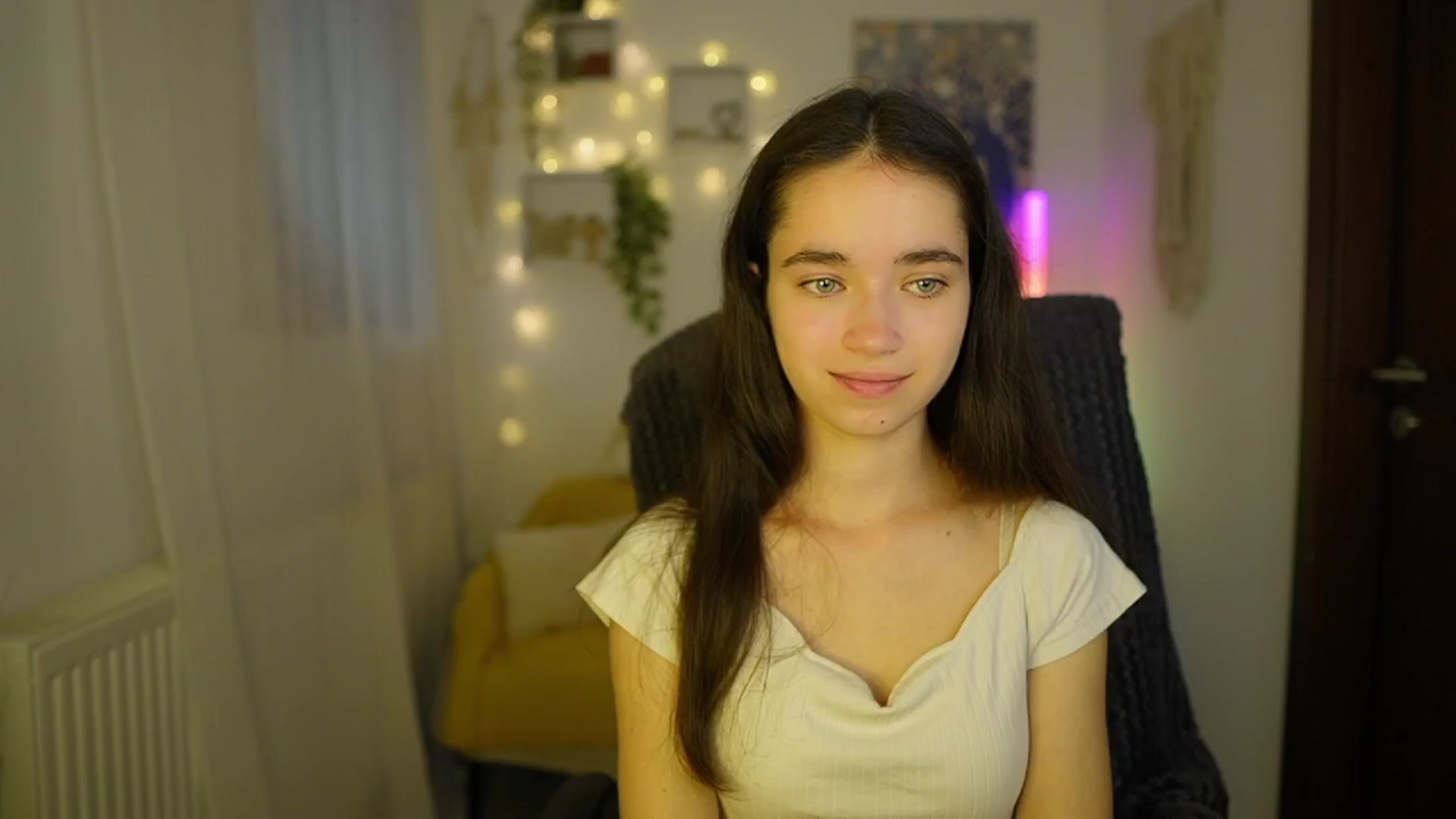 Gallery image thumbnail from Gia_Paige18's myfreecams stream on, 06/12/2024, 08:29 image 14 of 20