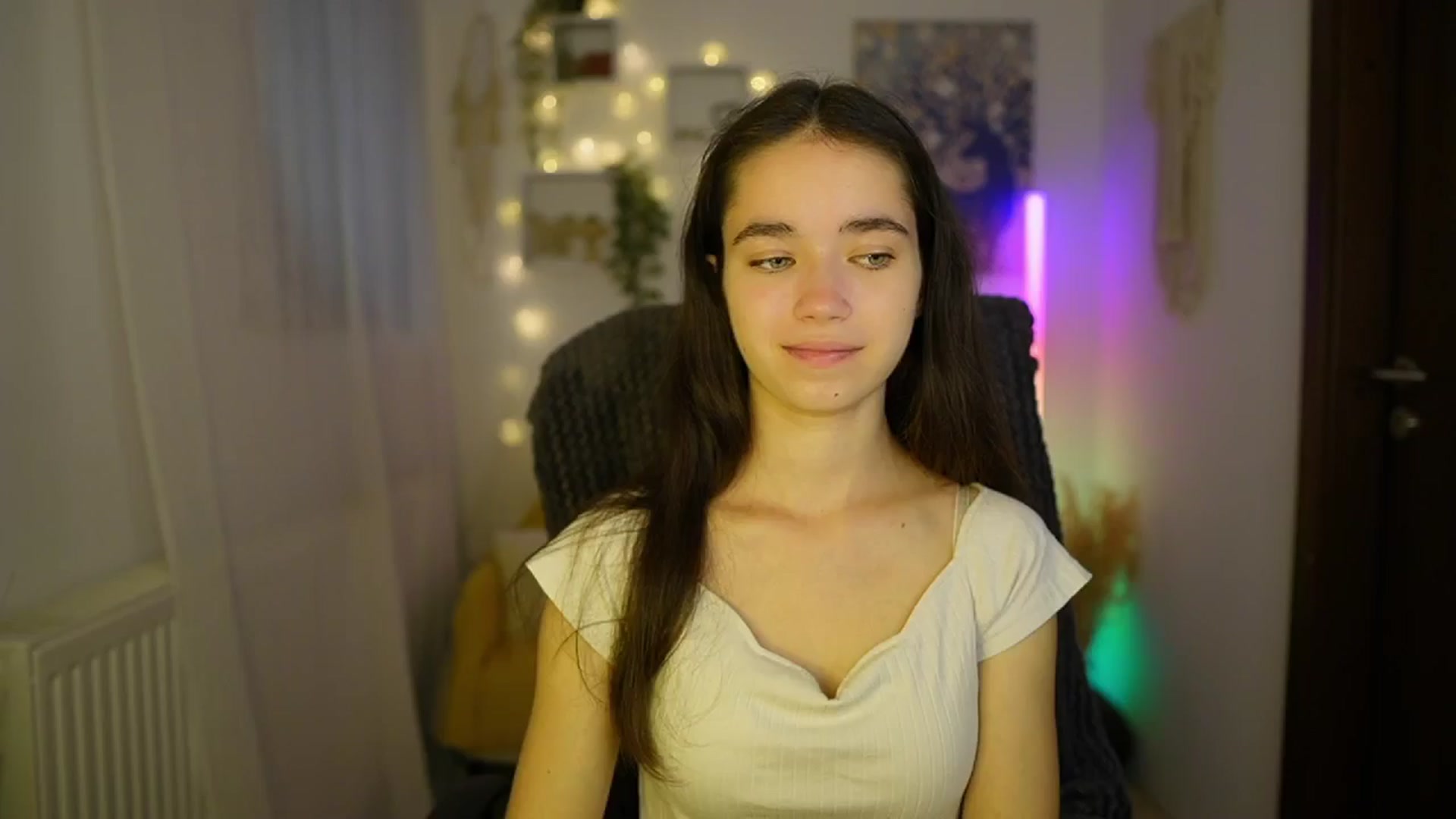 Gallery image thumbnail from Gia_Paige18's myfreecams stream on, 06/12/2024, 08:29 image 2 of 20