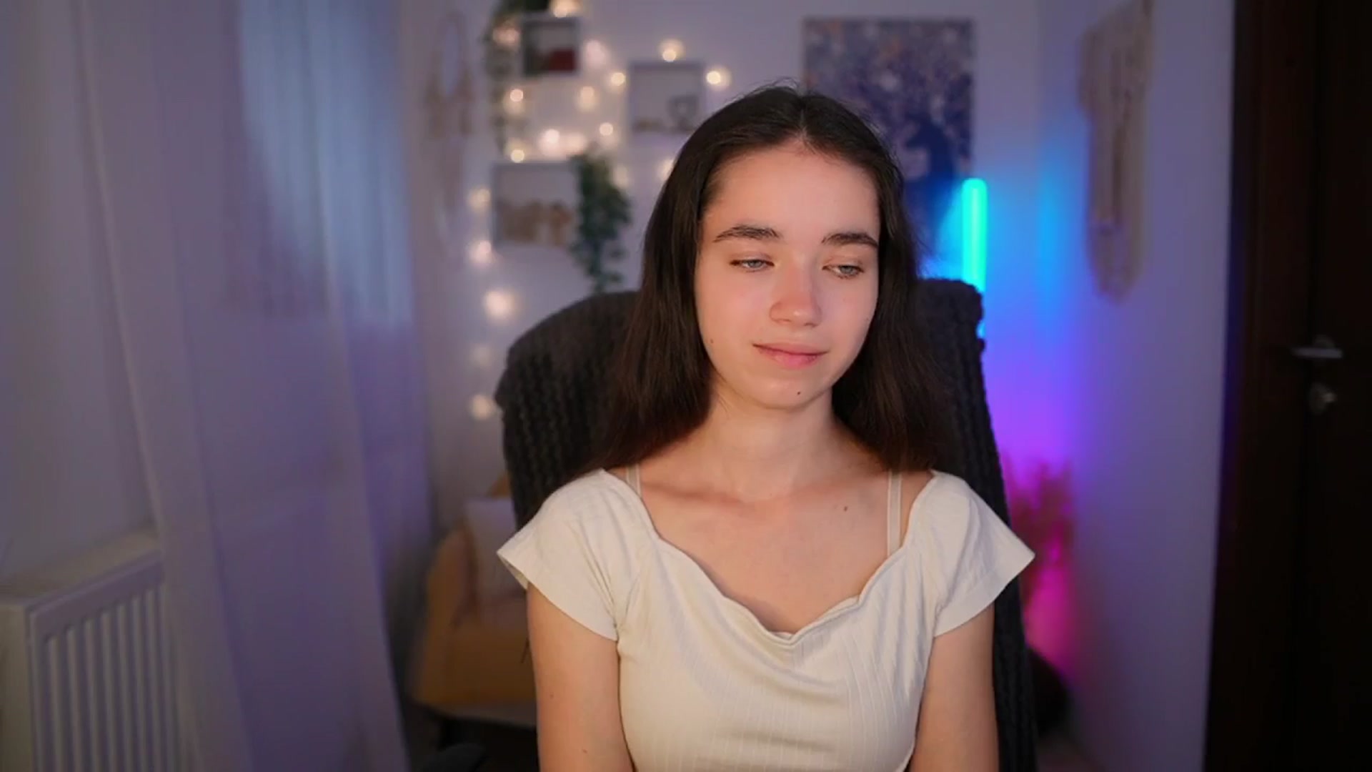 Gallery image thumbnail from Gia_Paige18's myfreecams stream on, 06/12/2024, 09:23 image 9 of 20