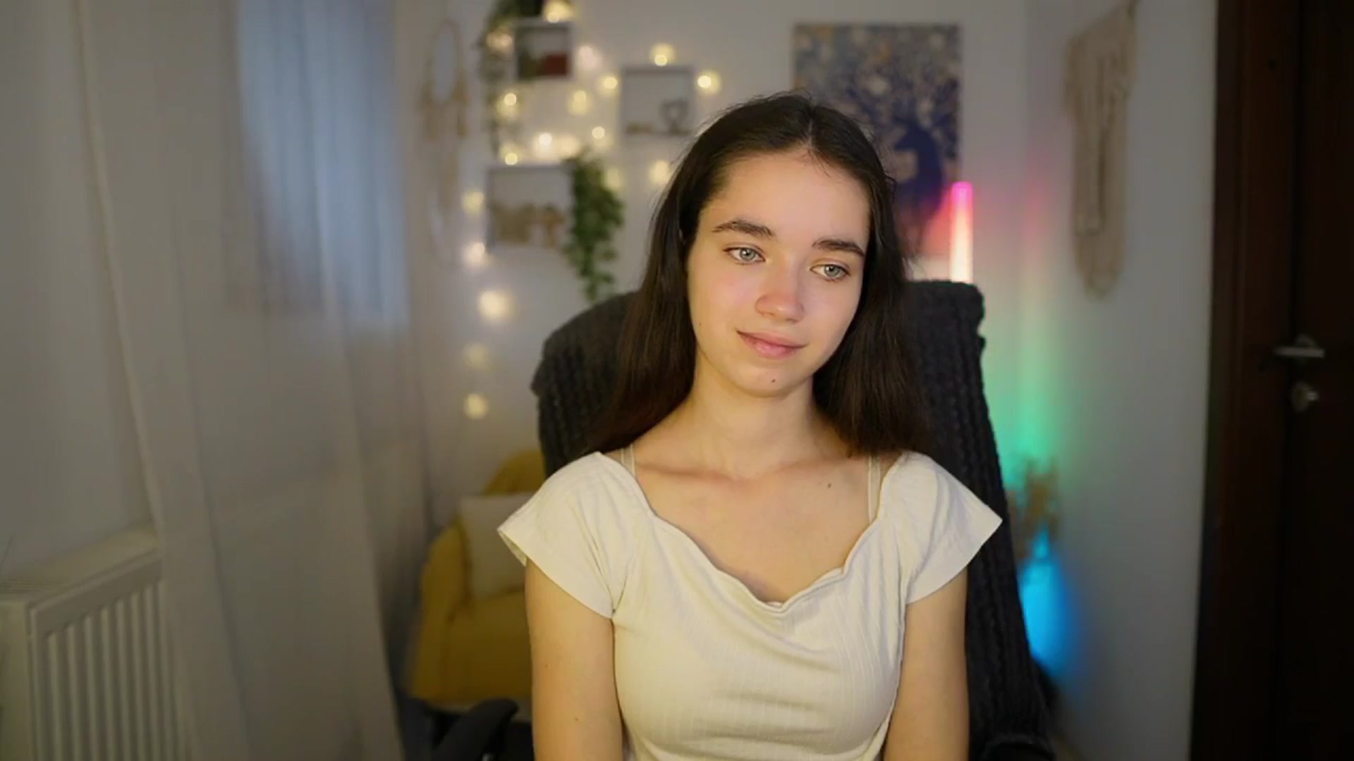 Gallery image thumbnail from Gia_Paige18's myfreecams stream on, 06/12/2024, 09:23 image 2 of 20