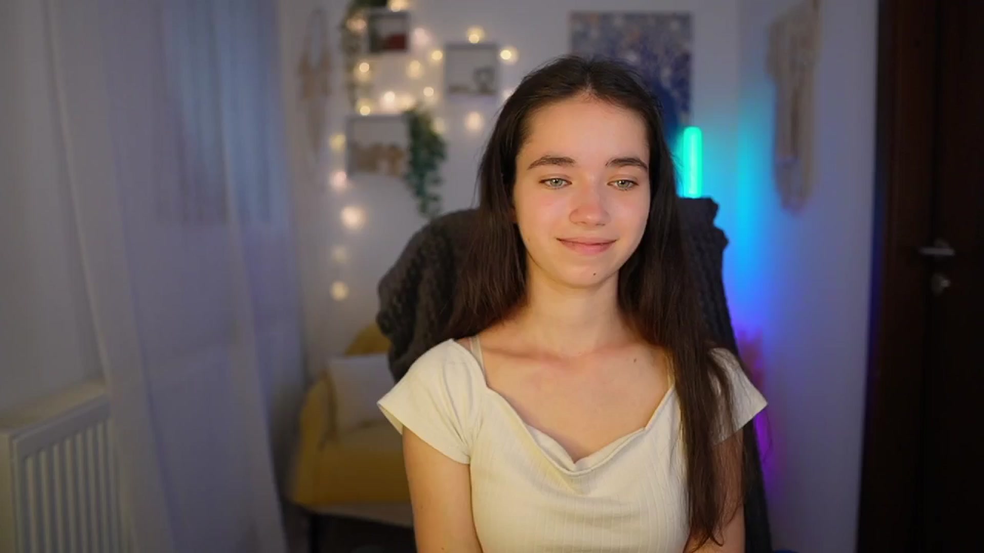 Gallery image thumbnail from Gia_Paige18's myfreecams stream on, 06/12/2024, 12:53 image 10 of 20