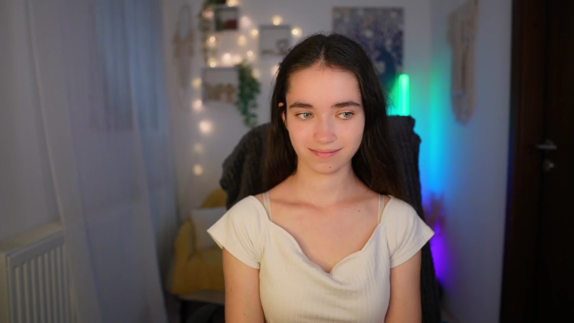 Gallery image thumbnail from Gia_Paige18's myfreecams stream on, 06/12/2024, 12:53 image 13 of 20