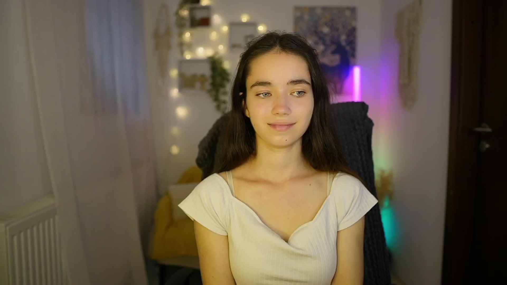Gallery image thumbnail from Gia_Paige18's myfreecams stream on, 06/12/2024, 12:53 image 17 of 20
