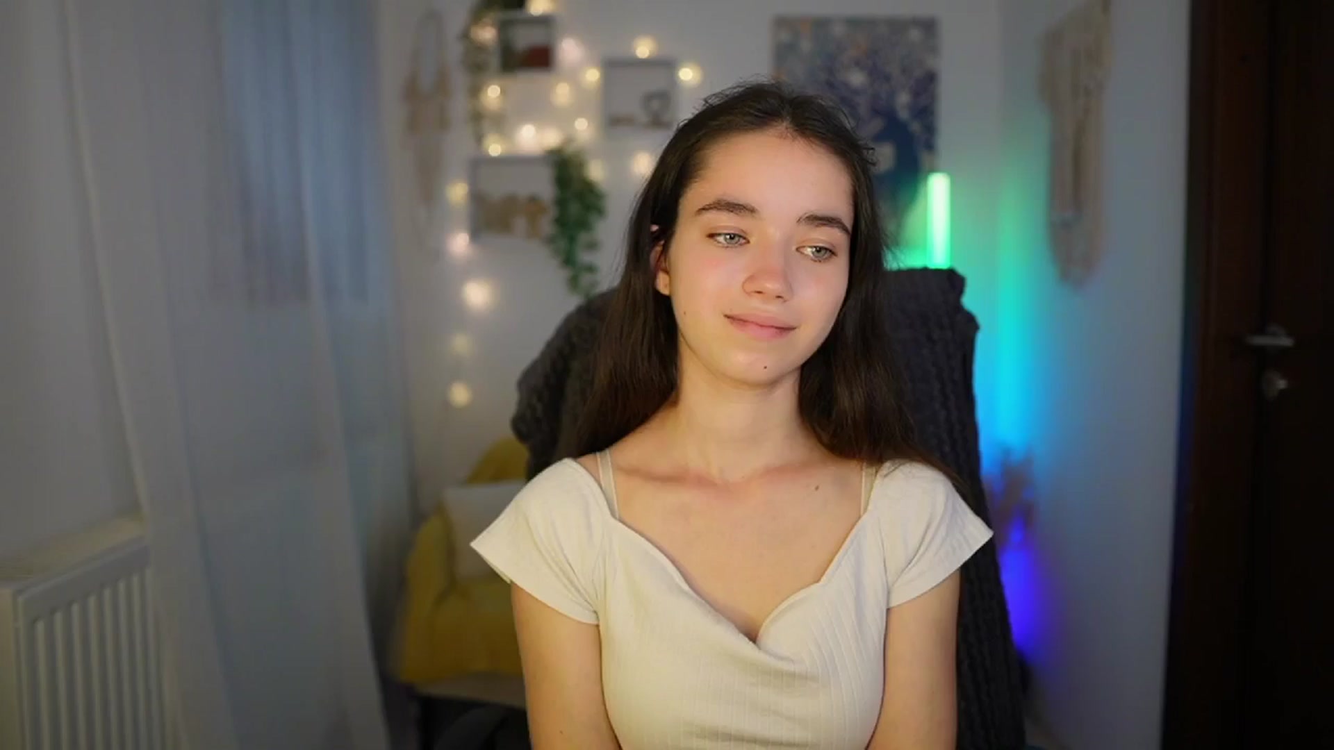 Gallery image thumbnail from Gia_Paige18's myfreecams stream on, 06/12/2024, 12:53 image 16 of 20