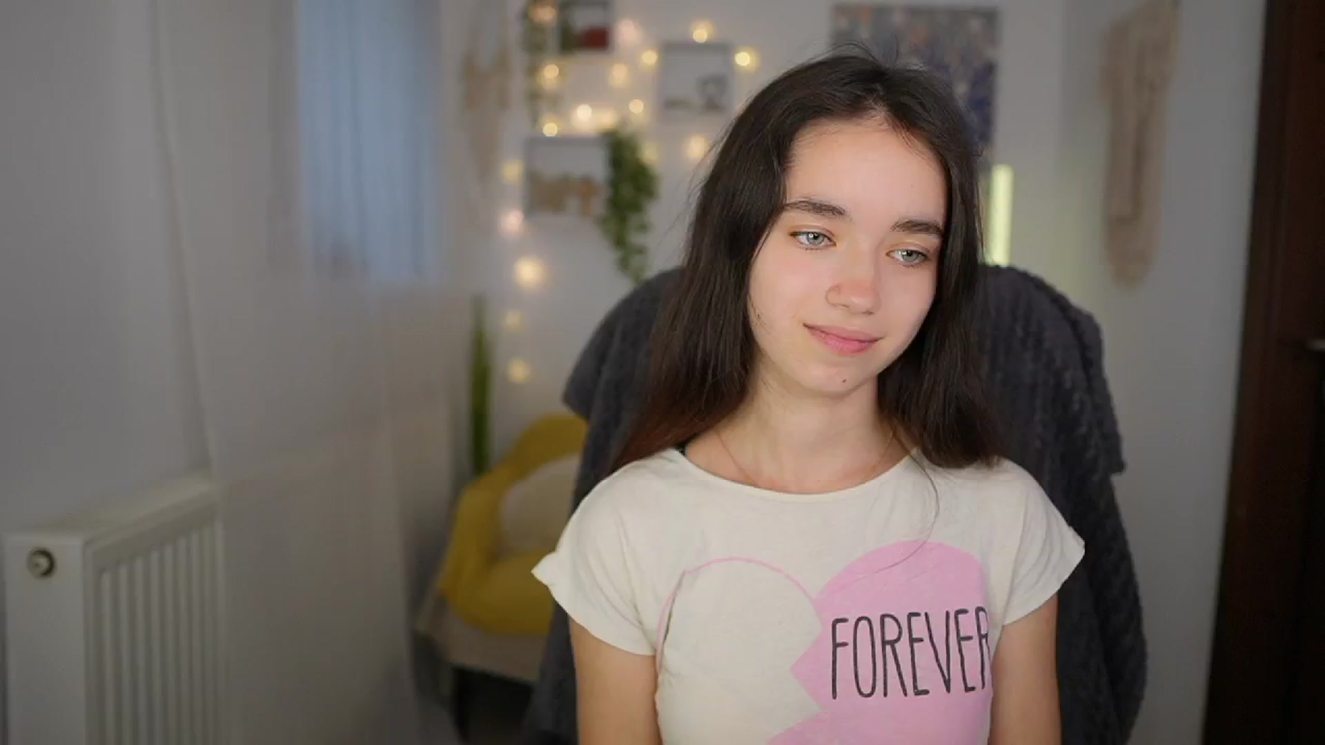 Gallery image thumbnail from Gia_Paige18's myfreecams stream on, 06/19/2024, 12:27 image 1 of 20