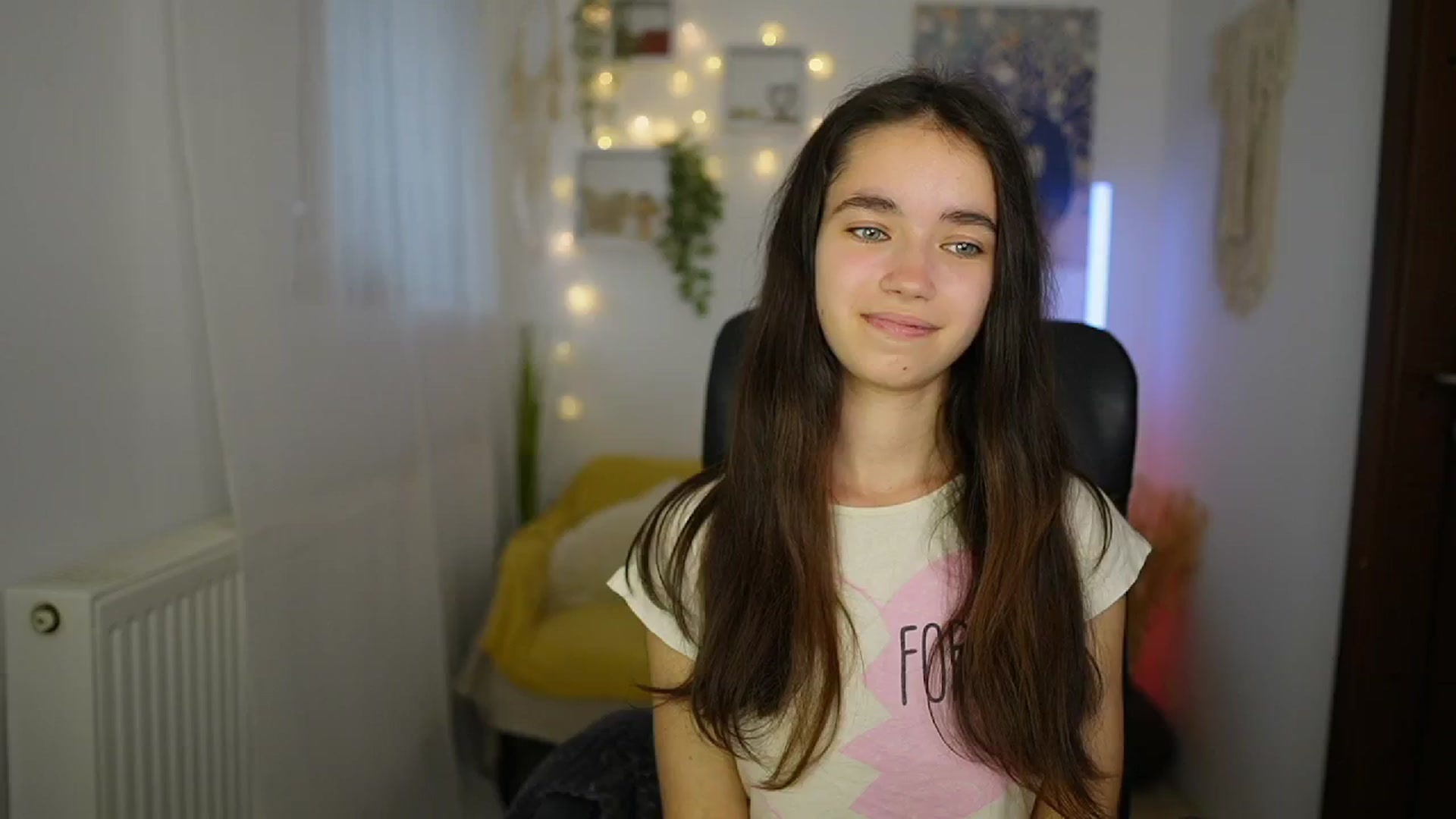 Gallery image thumbnail from Gia_Paige18's myfreecams stream on, 06/19/2024, 14:25 image 1 of 20