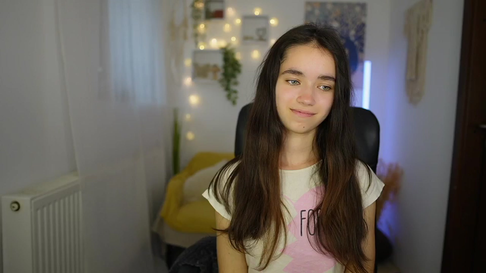 Gallery image thumbnail from Gia_Paige18's myfreecams stream on, 06/19/2024, 14:25 image 7 of 20