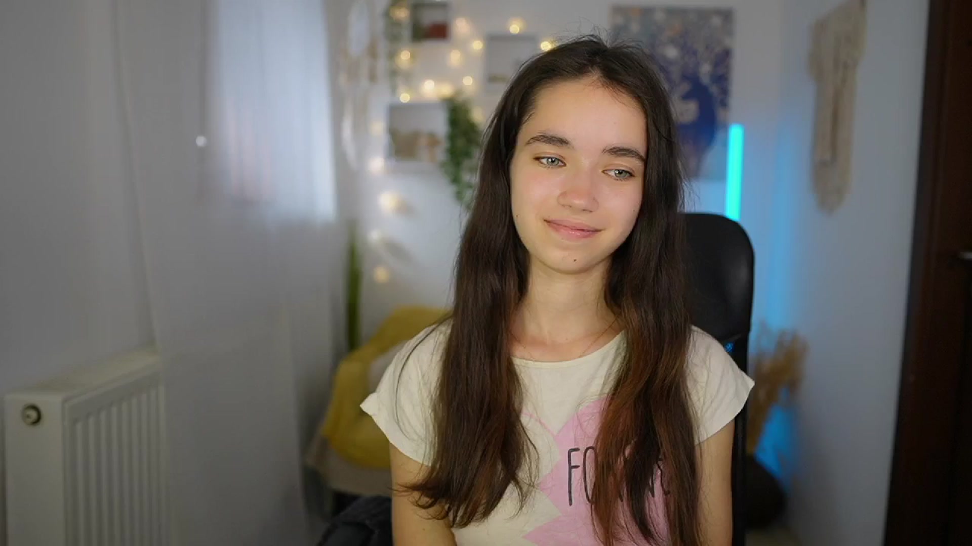 Gallery image thumbnail from Gia_Paige18's myfreecams stream on, 06/19/2024, 15:06 image 6 of 20