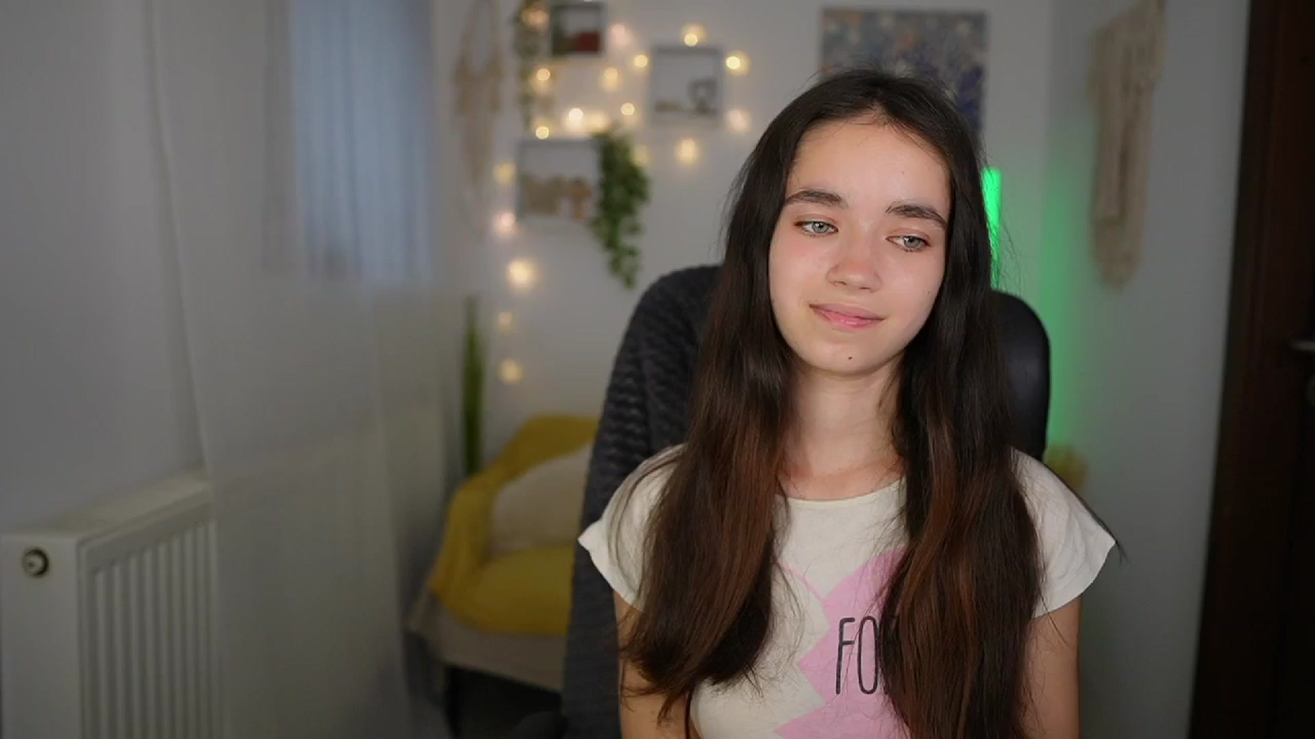 Gallery image thumbnail from Gia_Paige18's myfreecams stream on, 06/19/2024, 17:26 image 13 of 20
