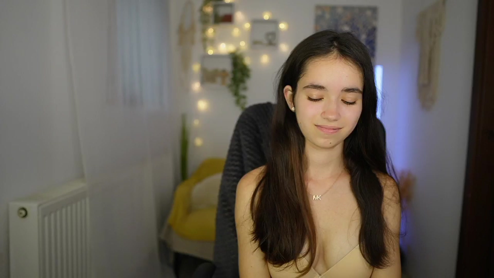 Gallery image thumbnail from Gia_Paige18's myfreecams stream on, 06/19/2024, 18:02 image 2 of 20
