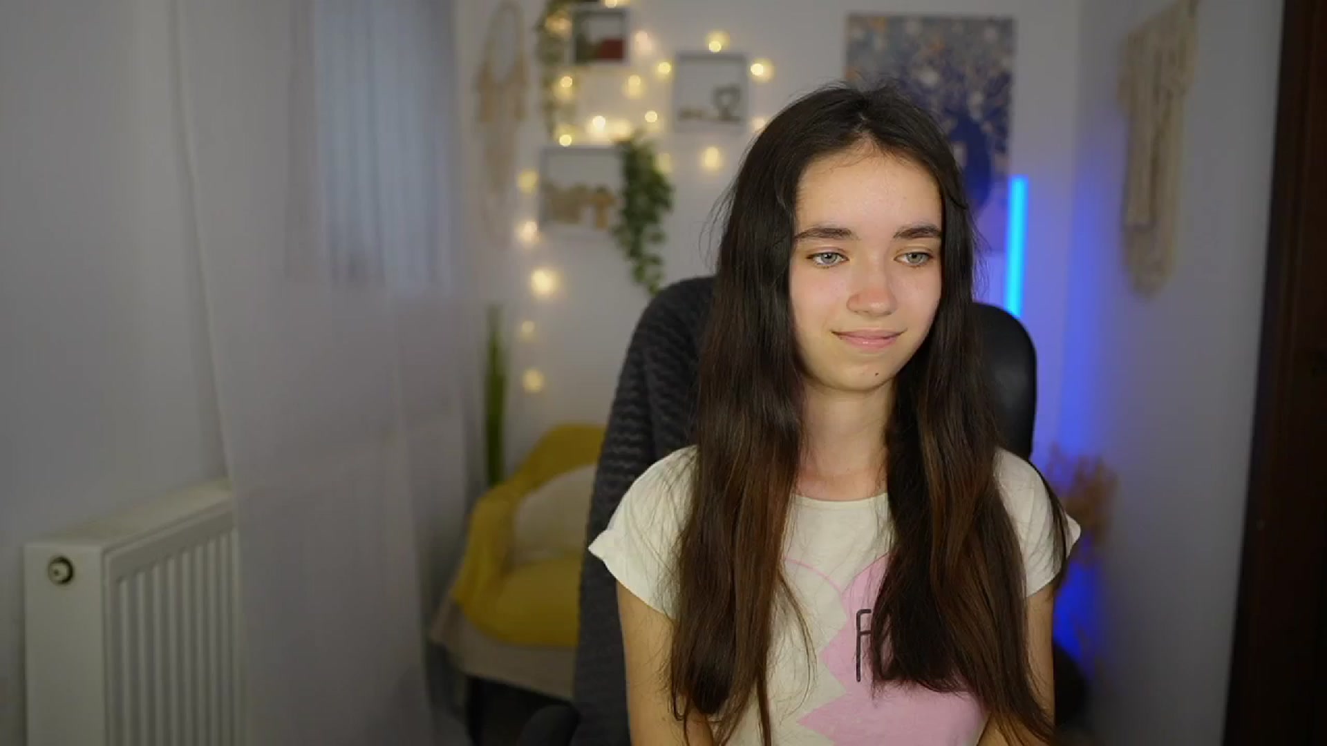 Gallery image thumbnail from Gia_Paige18's myfreecams stream on, 06/19/2024, 18:02 image 1 of 20