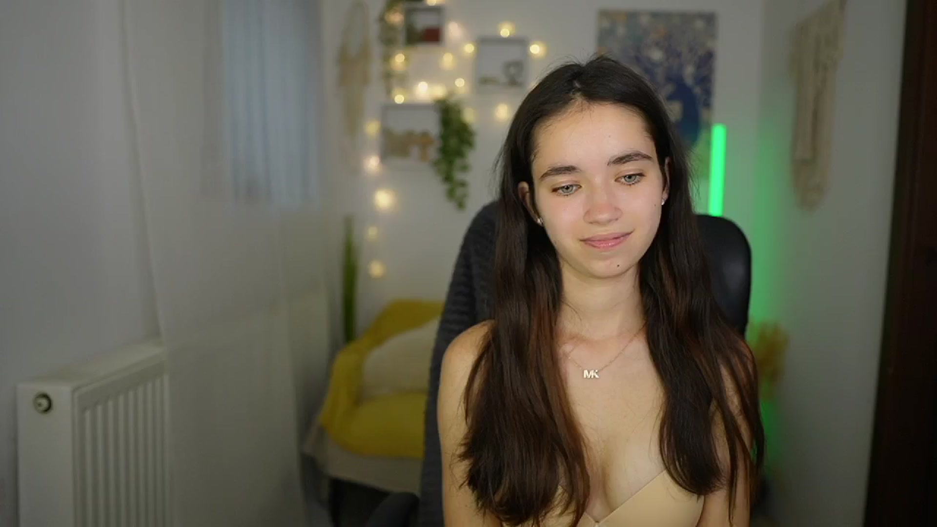 Gallery image thumbnail from Gia_Paige18's myfreecams stream on, 06/19/2024, 18:02 image 8 of 20