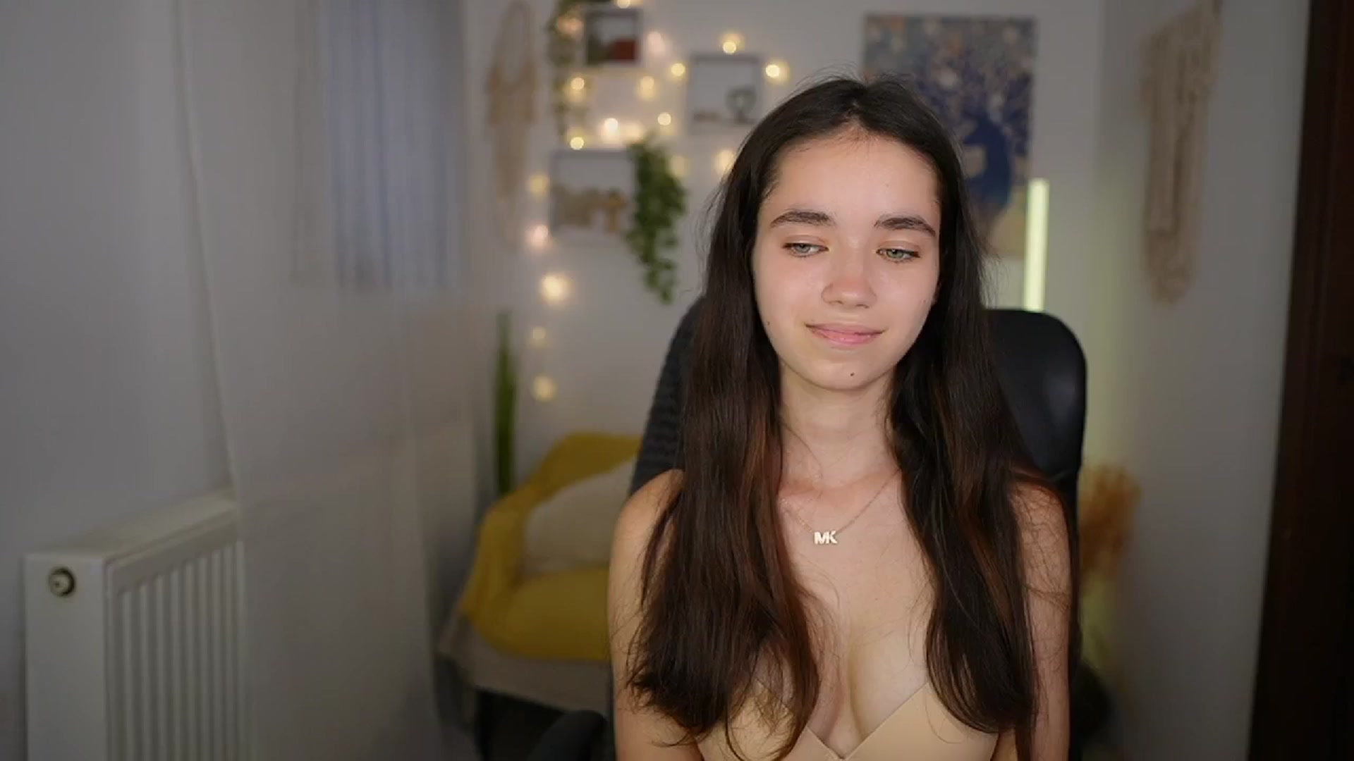 Gallery image thumbnail from Gia_Paige18's myfreecams stream on, 06/19/2024, 18:02 image 18 of 20