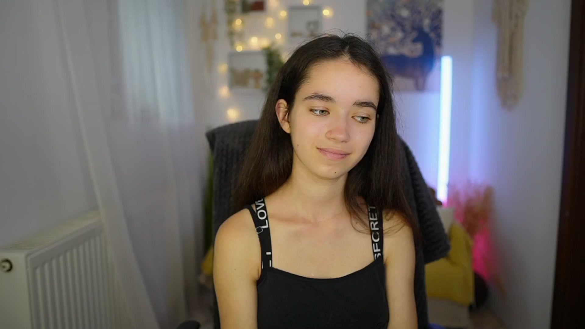 Gallery image thumbnail from Gia_Paige18's myfreecams stream on, 06/25/2024, 11:48 image 7 of 20