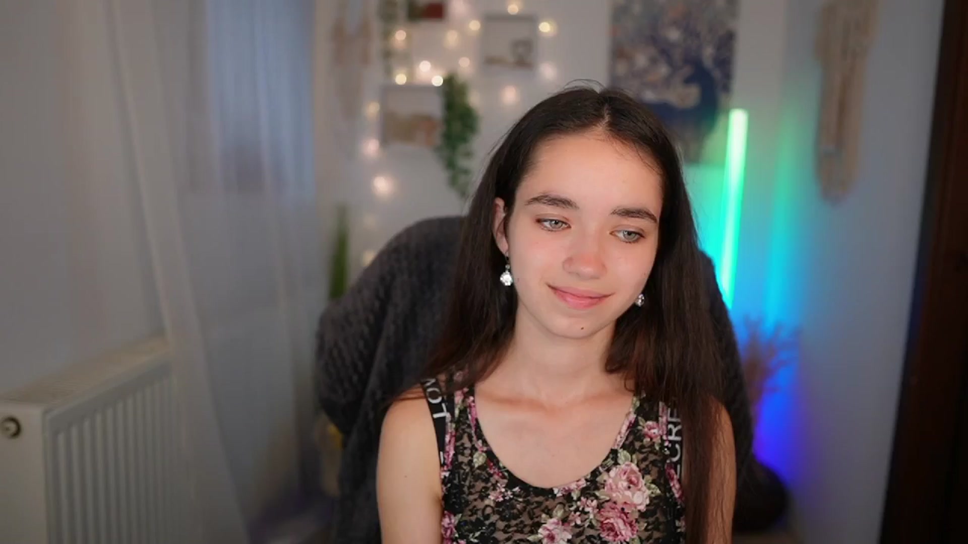 Gallery image thumbnail from Gia_Paige18's myfreecams stream on, 06/27/2024, 10:36 image 19 of 20