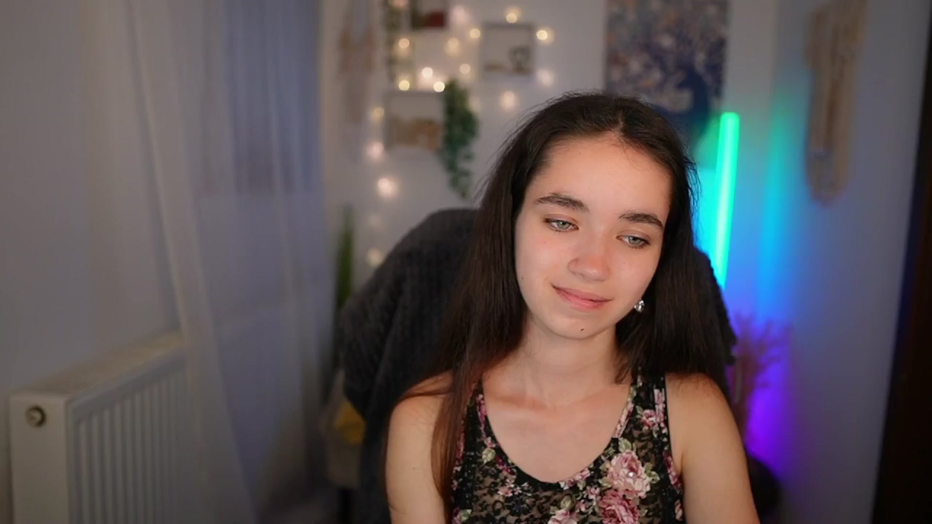 Gallery image thumbnail from Gia_Paige18's myfreecams stream on, 06/27/2024, 13:01 image 2 of 20