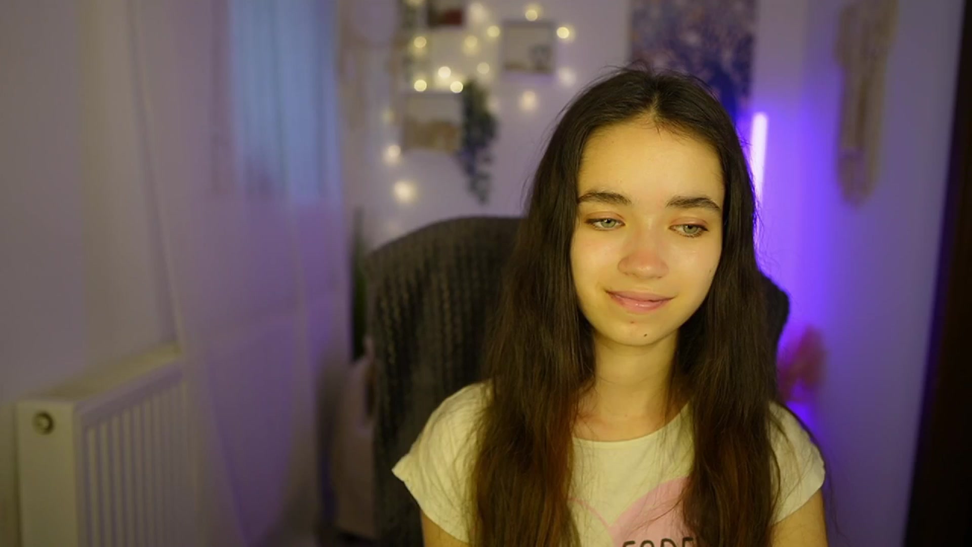 Gallery image thumbnail from Gia_Paige18's myfreecams stream on, 07/10/2024, 10:05 image 10 of 20
