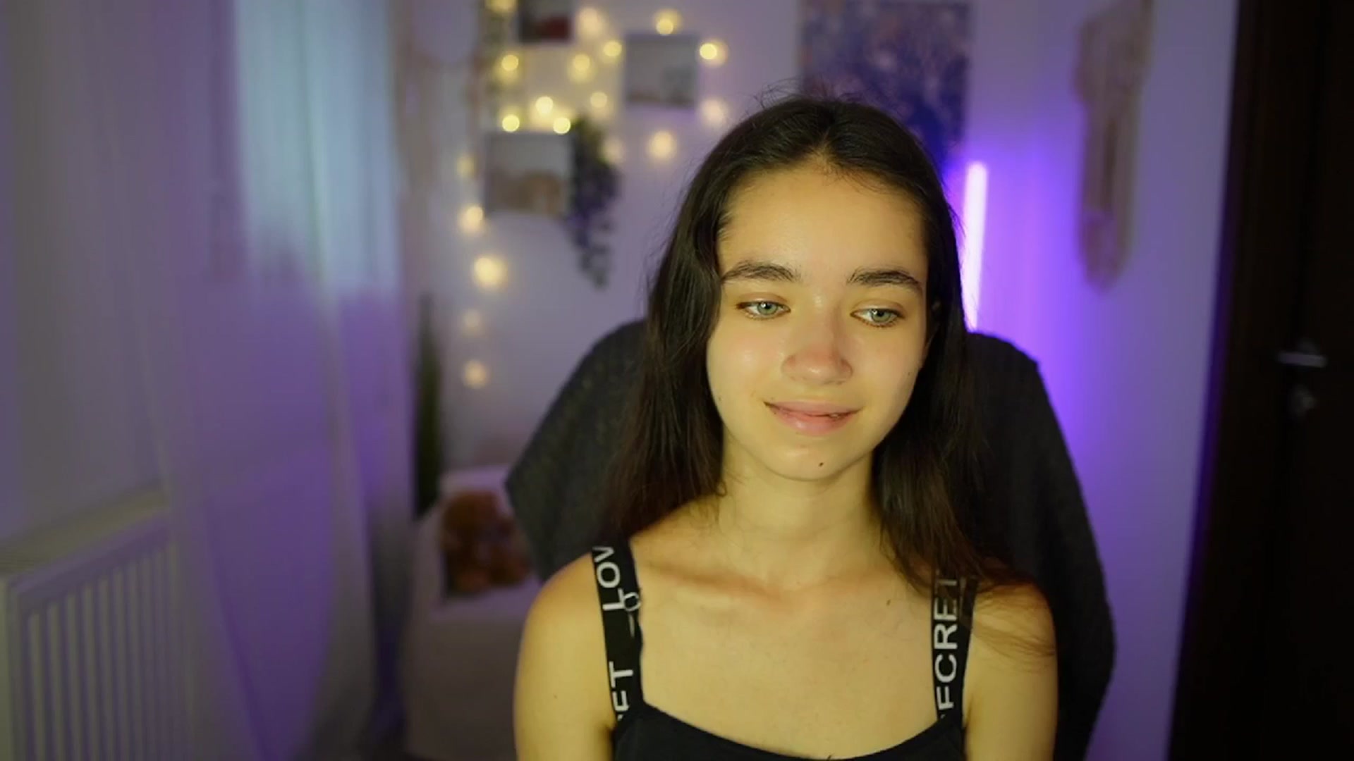 Gallery image thumbnail from Gia_Paige18's myfreecams stream on, 07/15/2024, 10:19 image 17 of 20