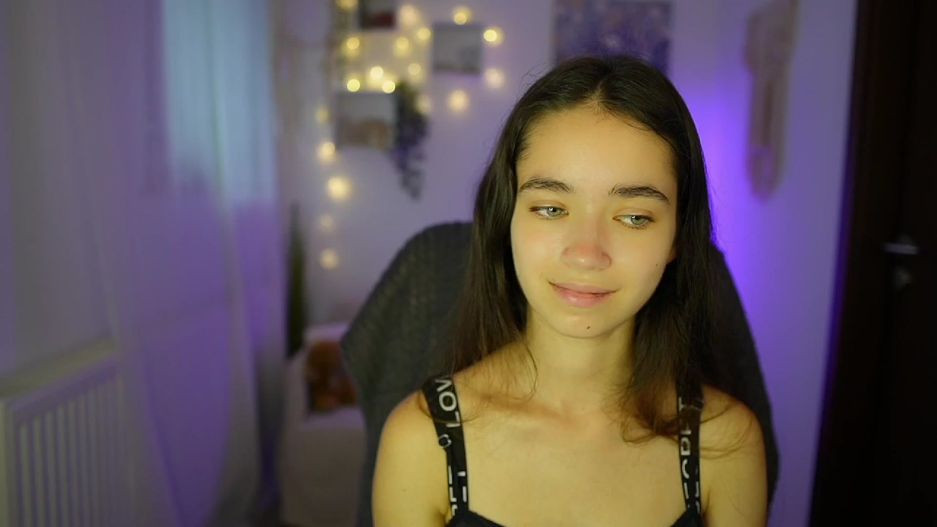 Gallery image thumbnail from Gia_Paige18's myfreecams stream on, 07/15/2024, 10:19 image 14 of 20