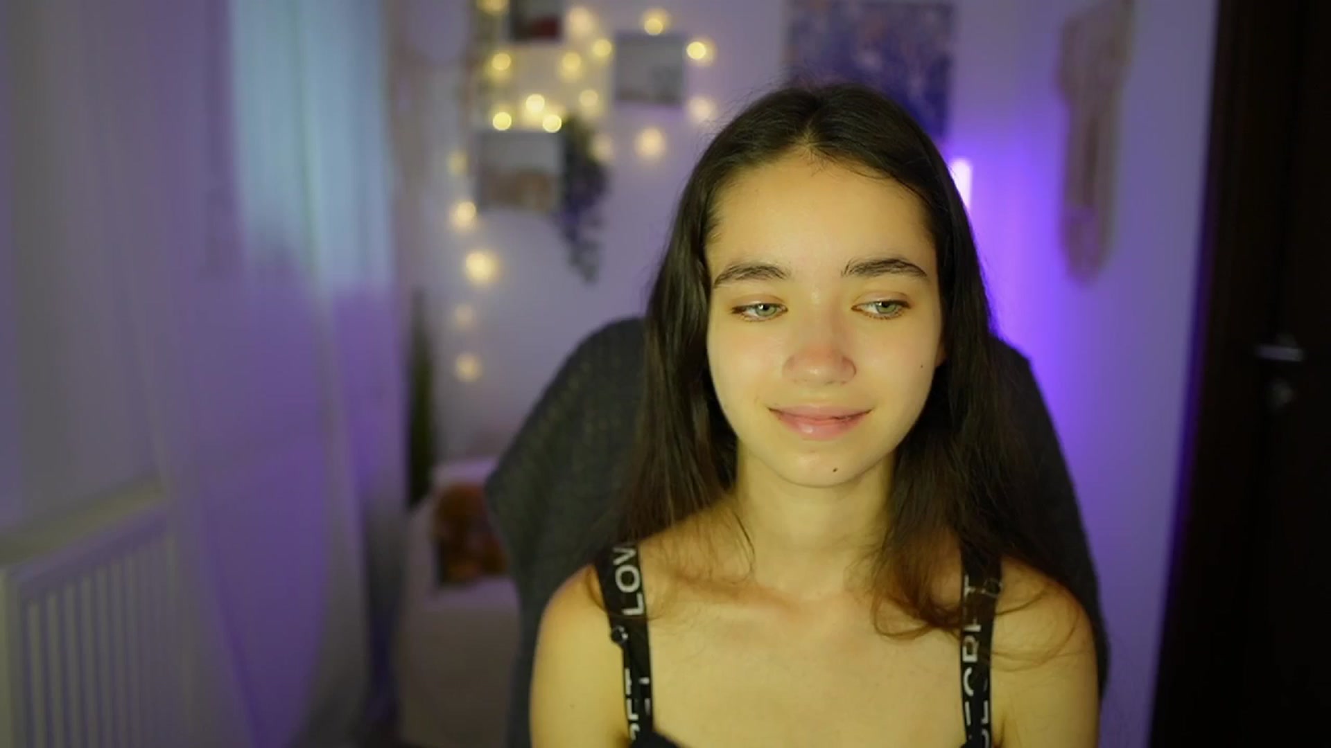 Gallery image thumbnail from Gia_Paige18's myfreecams stream on, 07/15/2024, 10:19 image 15 of 20