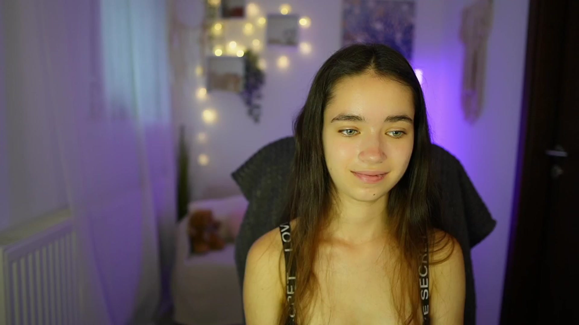 Gallery image thumbnail from Gia_Paige18's myfreecams stream on, 07/15/2024, 13:03 image 6 of 20