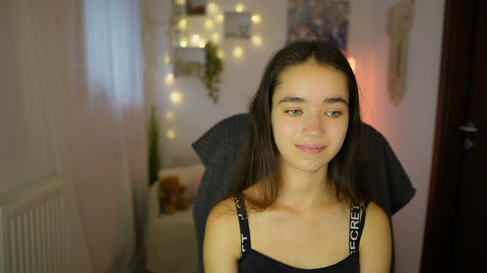 Gallery image thumbnail from Gia_Paige18's myfreecams stream on, 07/15/2024, 13:03 image 19 of 20