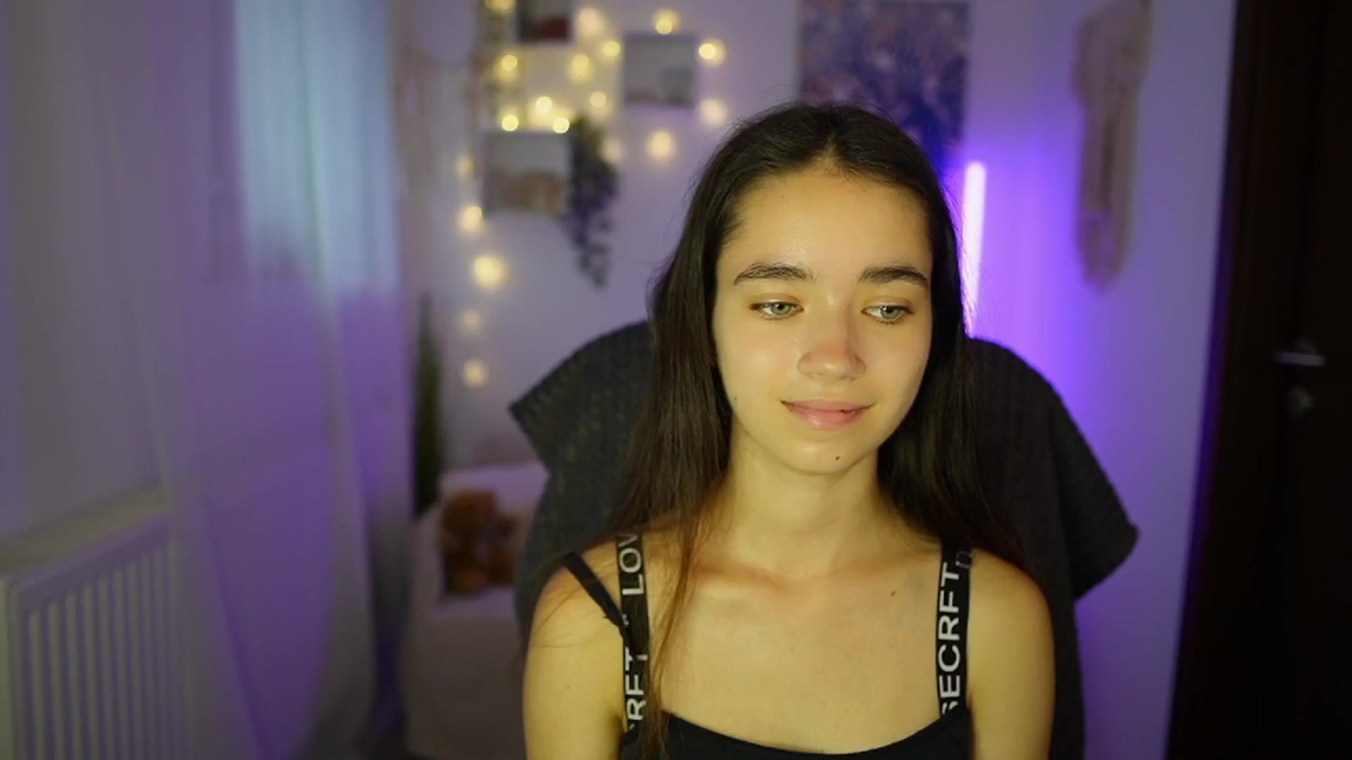 Gallery image thumbnail from Gia_Paige18's myfreecams stream on, 07/15/2024, 13:03 image 11 of 20