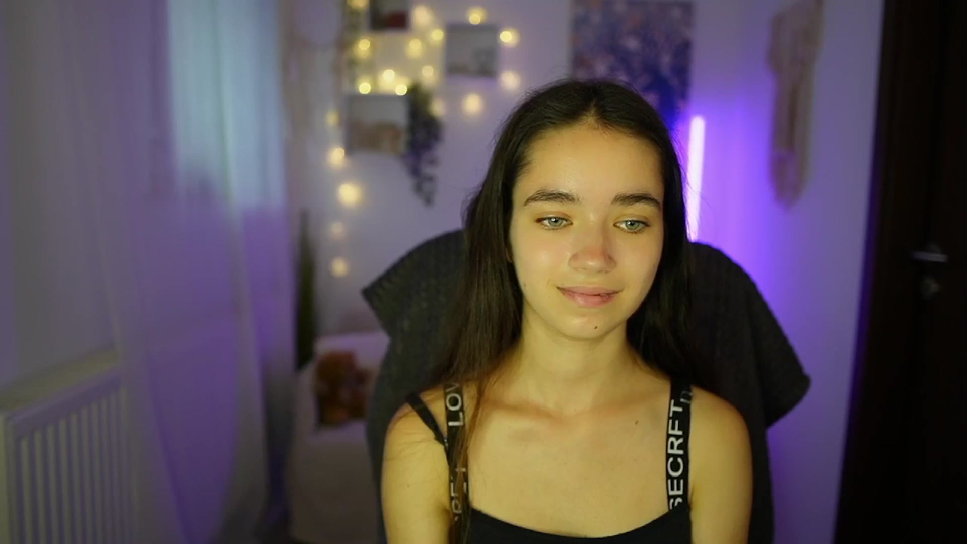 Gallery image thumbnail from Gia_Paige18's myfreecams stream on, 07/15/2024, 13:03 image 10 of 20