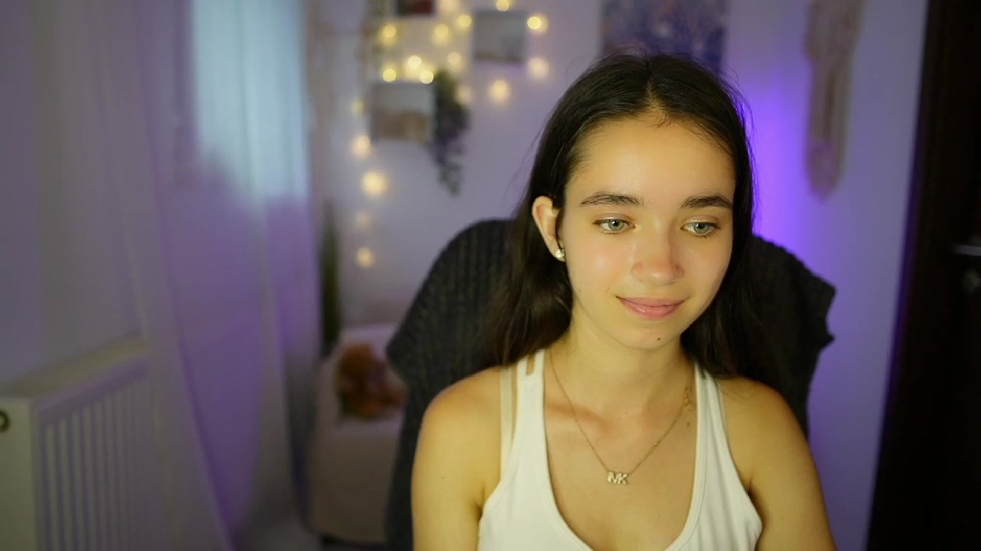 Gallery image thumbnail from Gia_Paige18's myfreecams stream on, 07/17/2024, 16:02 image 15 of 20