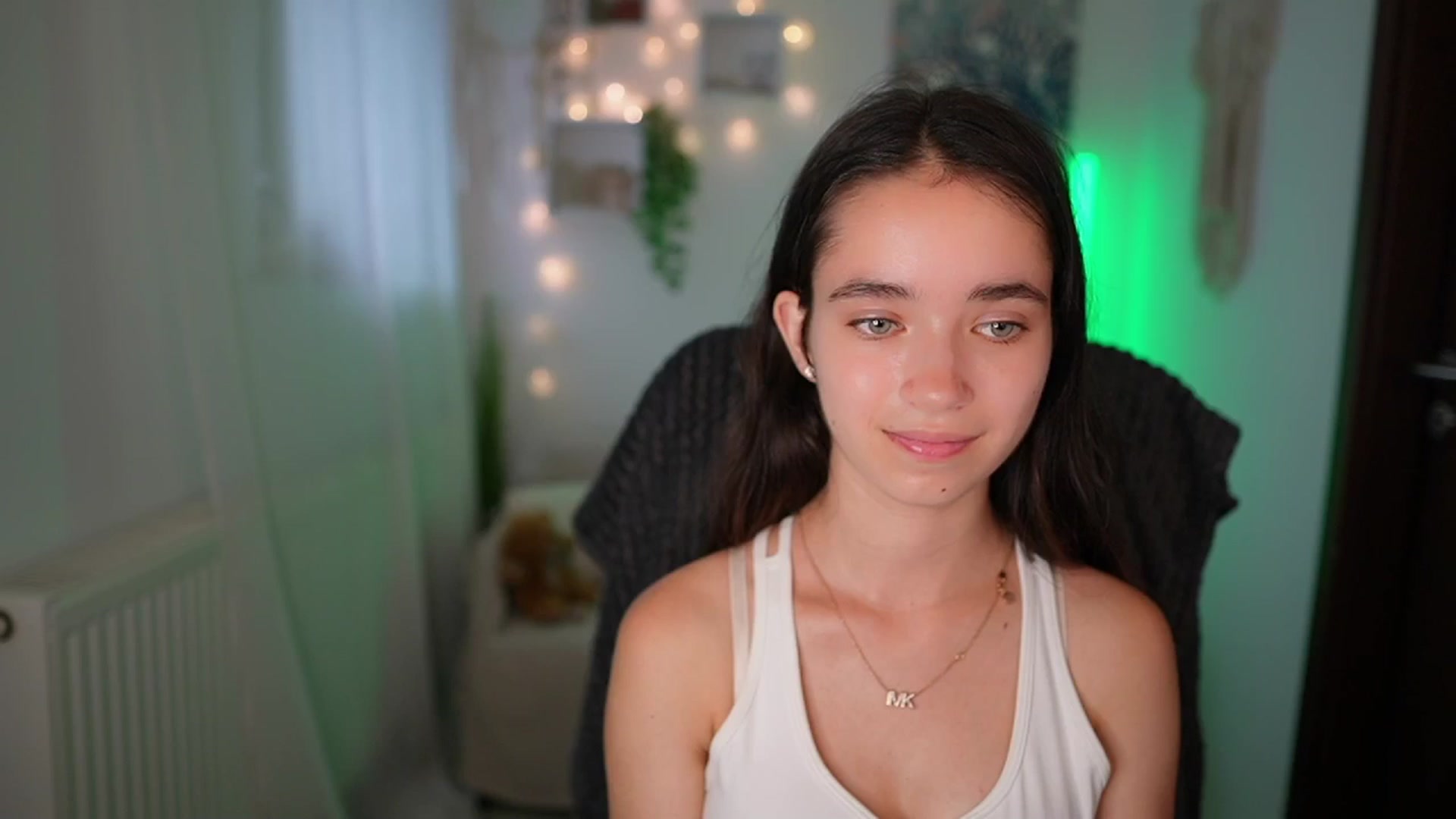 Gallery image thumbnail from Gia_Paige18's myfreecams stream on, 07/17/2024, 16:02 image 16 of 20