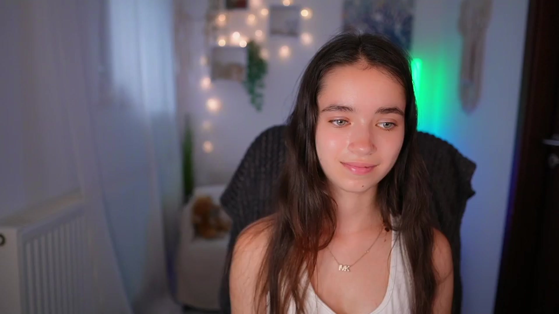 Gallery image thumbnail from Gia_Paige18's myfreecams stream on, 07/17/2024, 16:02 image 4 of 20