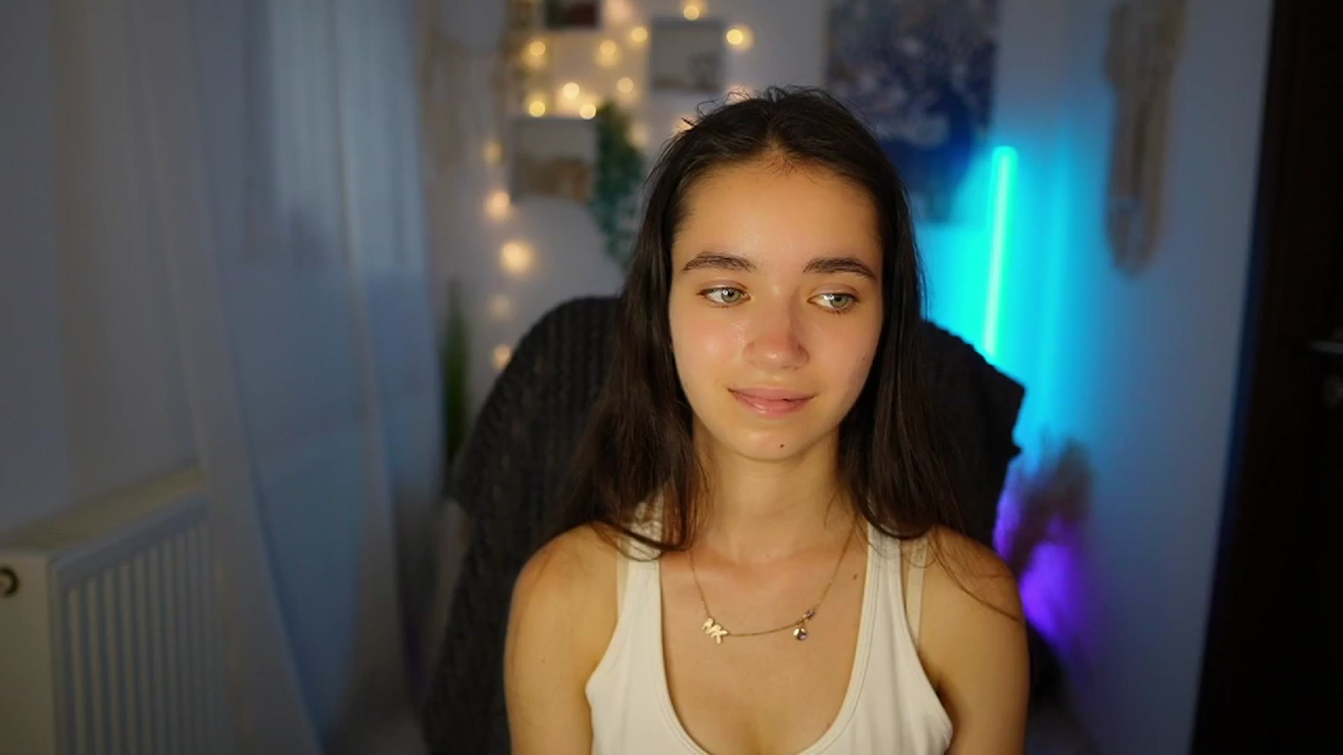 Gallery image thumbnail from Gia_Paige18's myfreecams stream on, 07/17/2024, 17:51 image 10 of 20