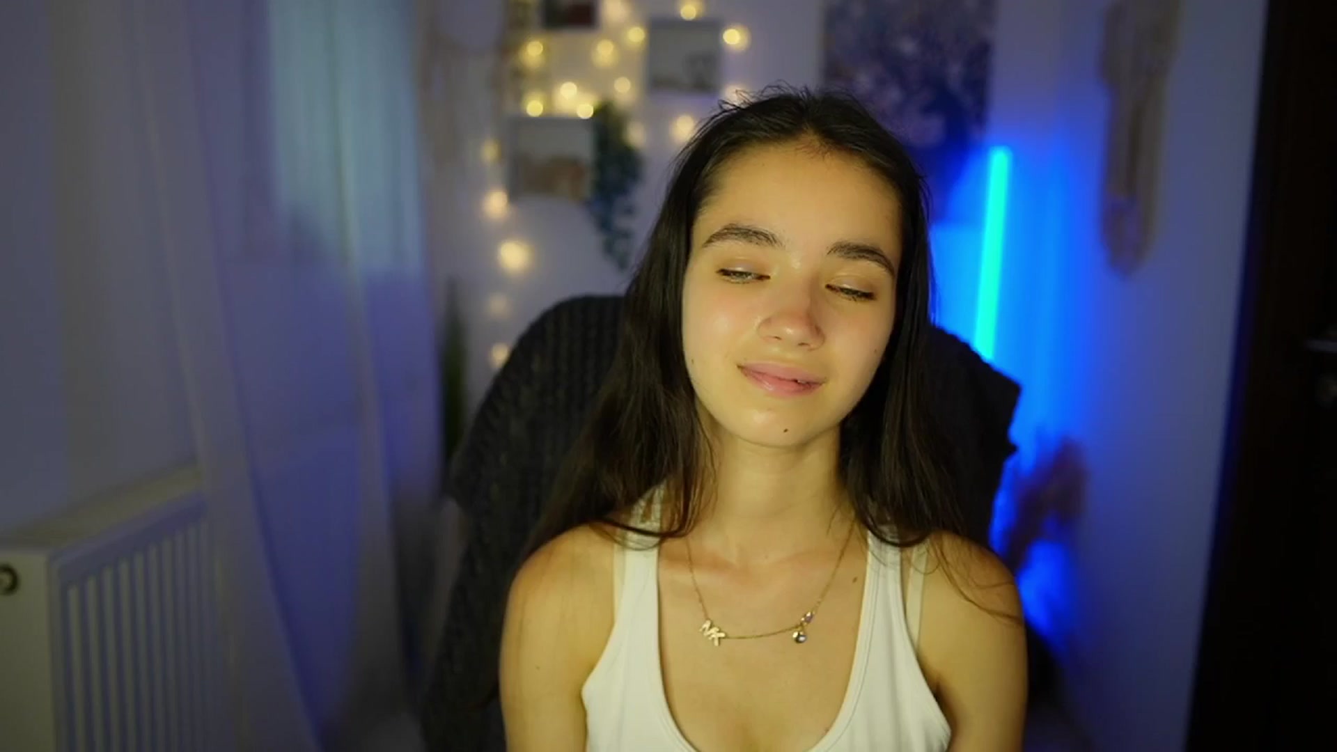 Gallery image thumbnail from Gia_Paige18's myfreecams stream on, 07/17/2024, 17:51 image 8 of 20