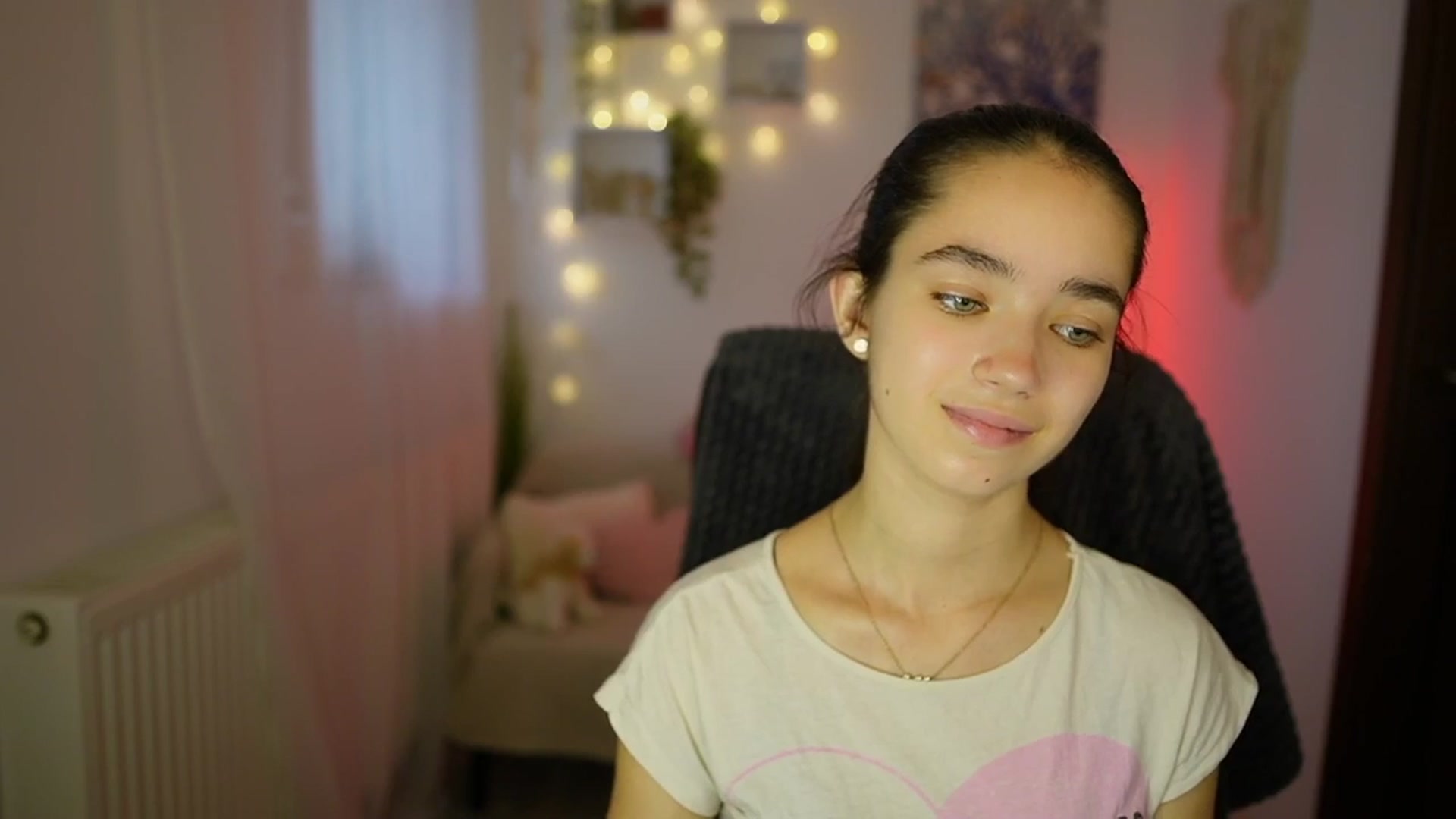 Gallery image thumbnail from Gia_Paige18's myfreecams stream on, 07/18/2024, 12:31 image 16 of 20