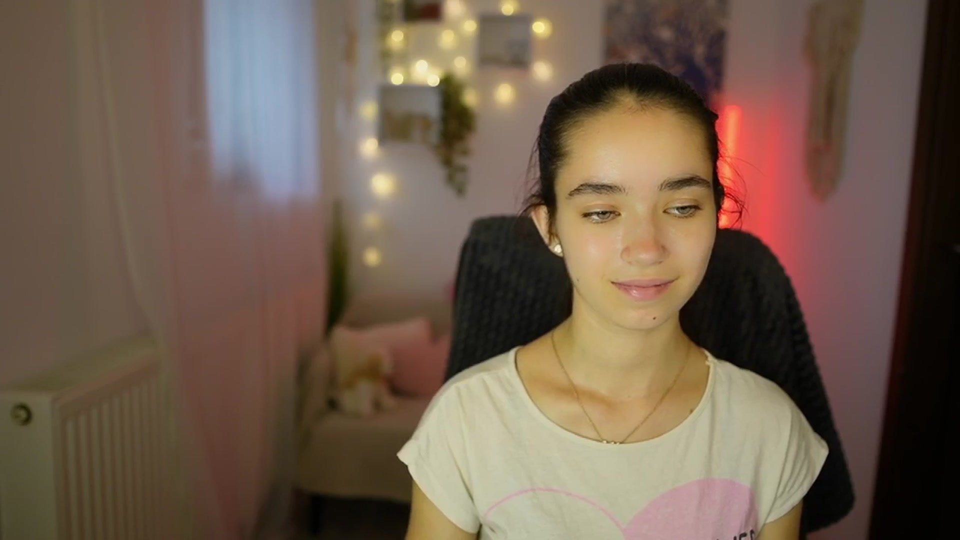 Gallery image thumbnail from Gia_Paige18's myfreecams stream on, 07/18/2024, 12:31 image 15 of 20