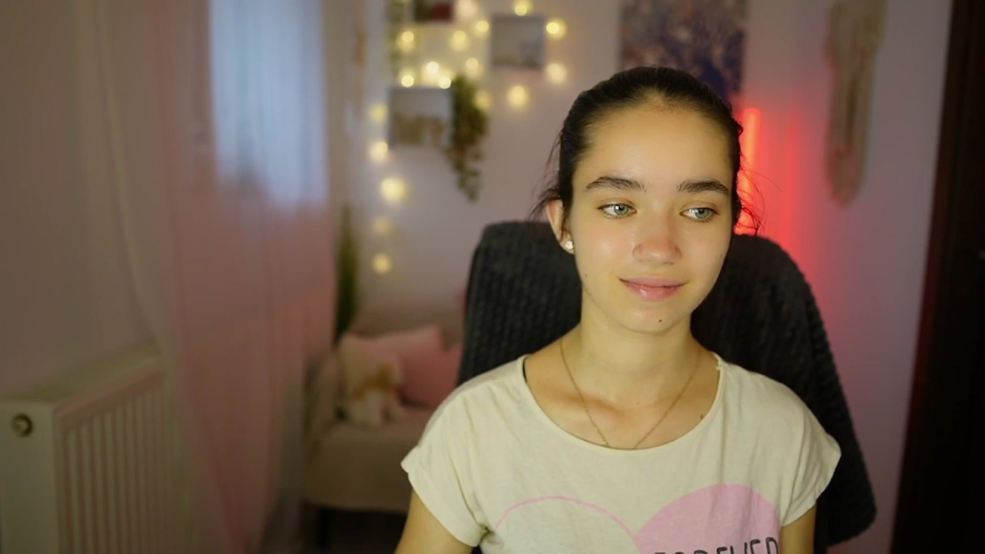 Gallery image thumbnail from Gia_Paige18's myfreecams stream on, 07/18/2024, 12:31 image 9 of 20