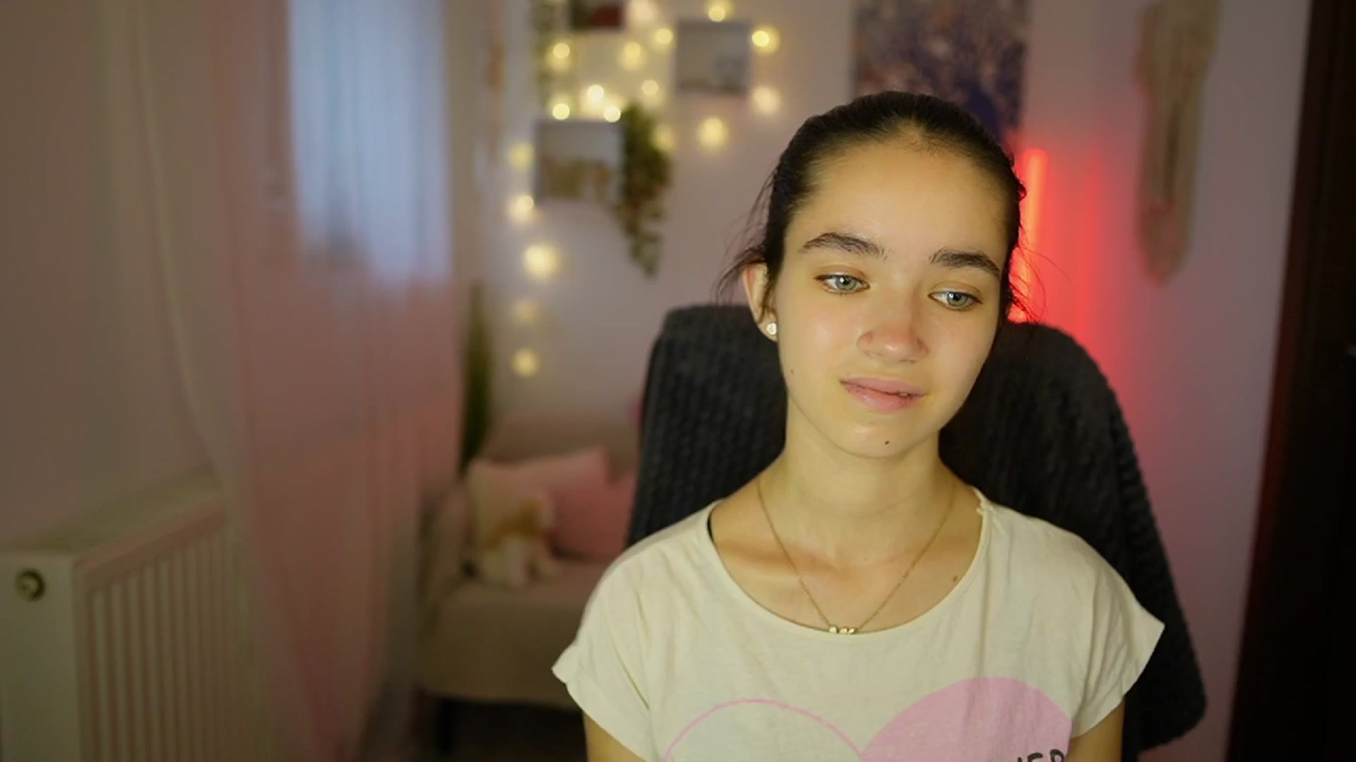 Gallery image thumbnail from Gia_Paige18's myfreecams stream on, 07/18/2024, 12:31 image 1 of 20