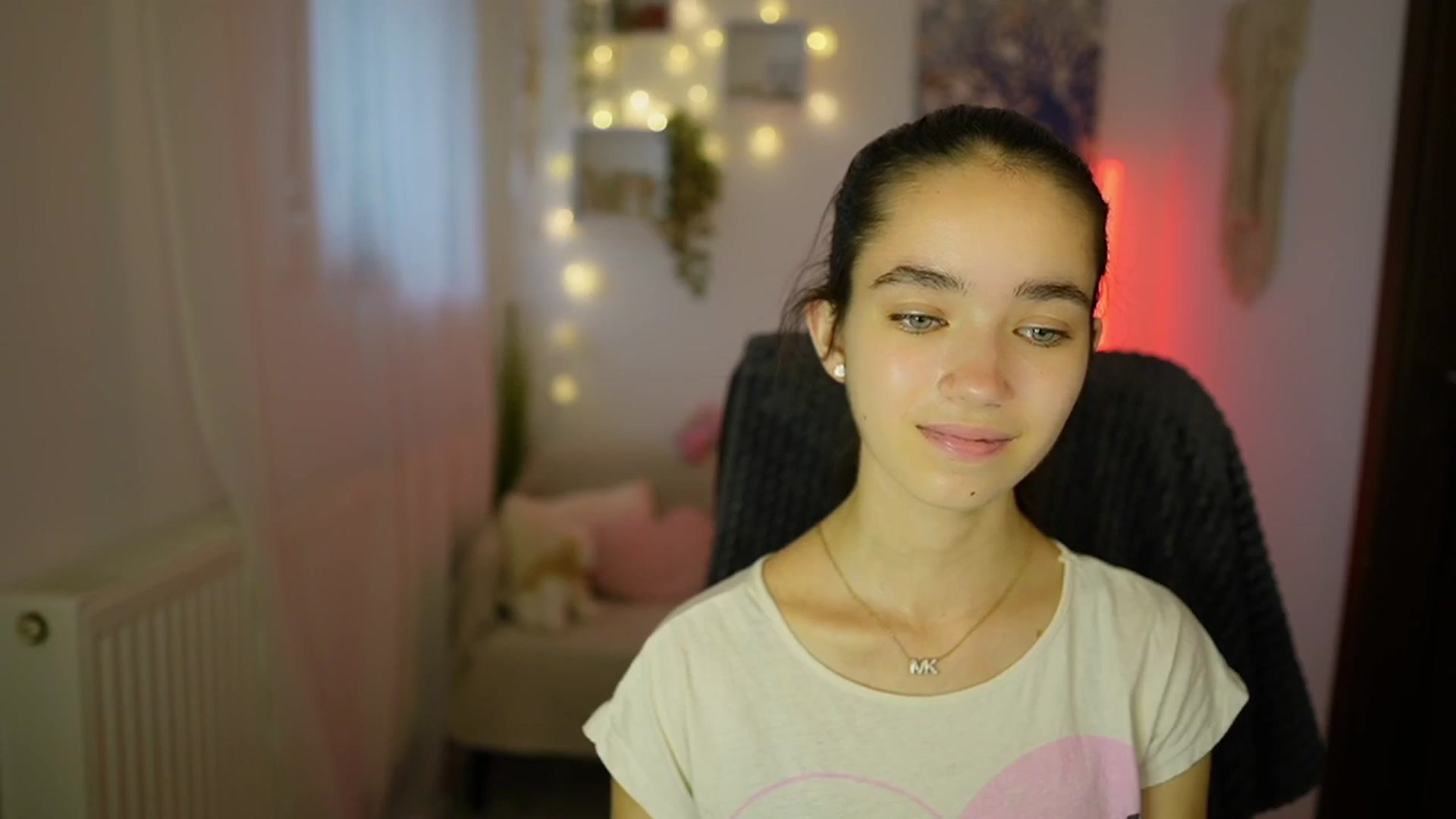 Gallery image thumbnail from Gia_Paige18's myfreecams stream on, 07/18/2024, 12:51 image 10 of 20