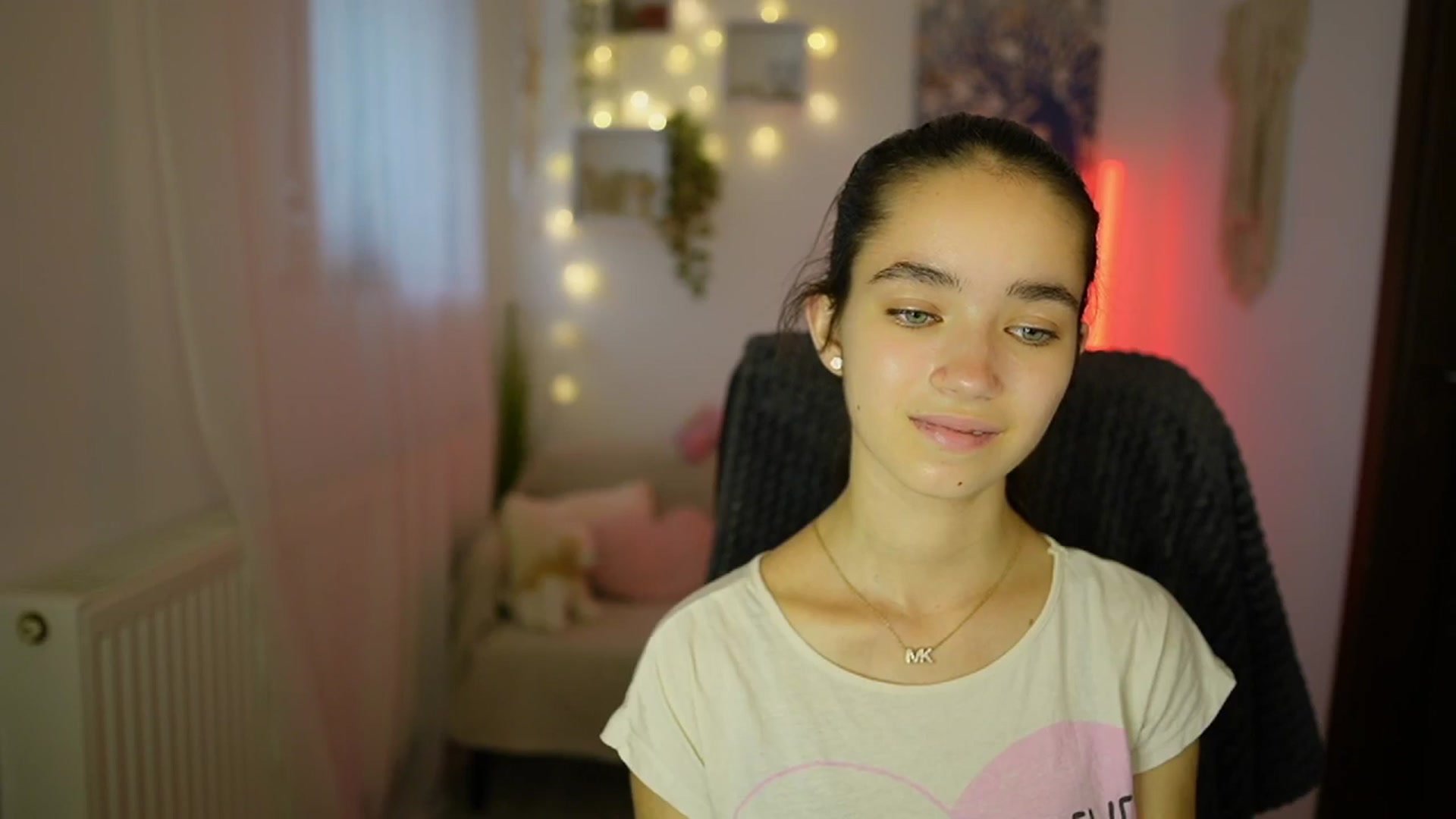 Gallery image thumbnail from Gia_Paige18's myfreecams stream on, 07/18/2024, 12:51 image 14 of 20