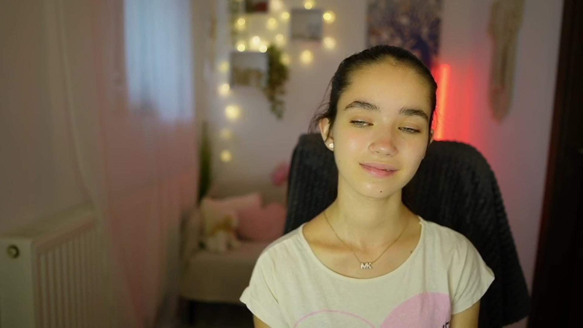 Gallery image thumbnail from Gia_Paige18's myfreecams stream on, 07/18/2024, 12:51 image 16 of 20