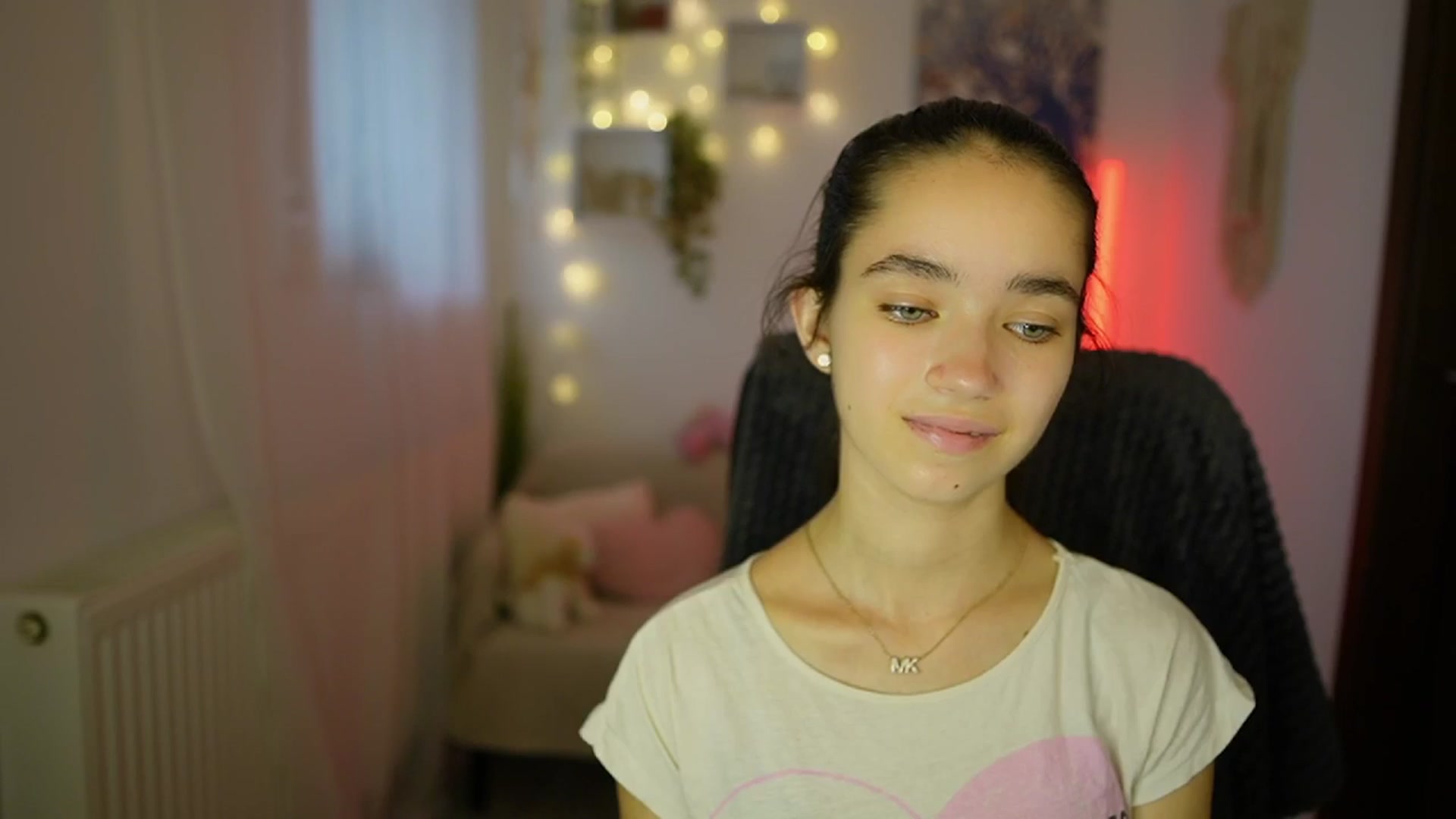 Gallery image thumbnail from Gia_Paige18's myfreecams stream on, 07/18/2024, 12:51 image 7 of 20