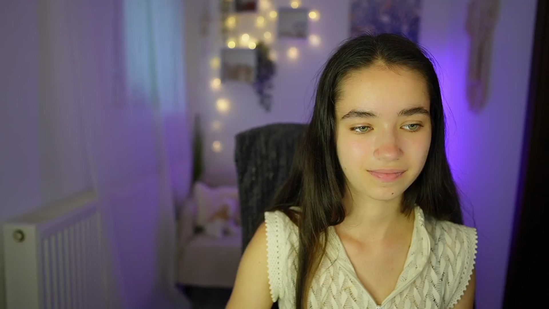 Gallery image thumbnail from Gia_Paige18's myfreecams stream on, 07/19/2024, 09:37 image 1 of 20