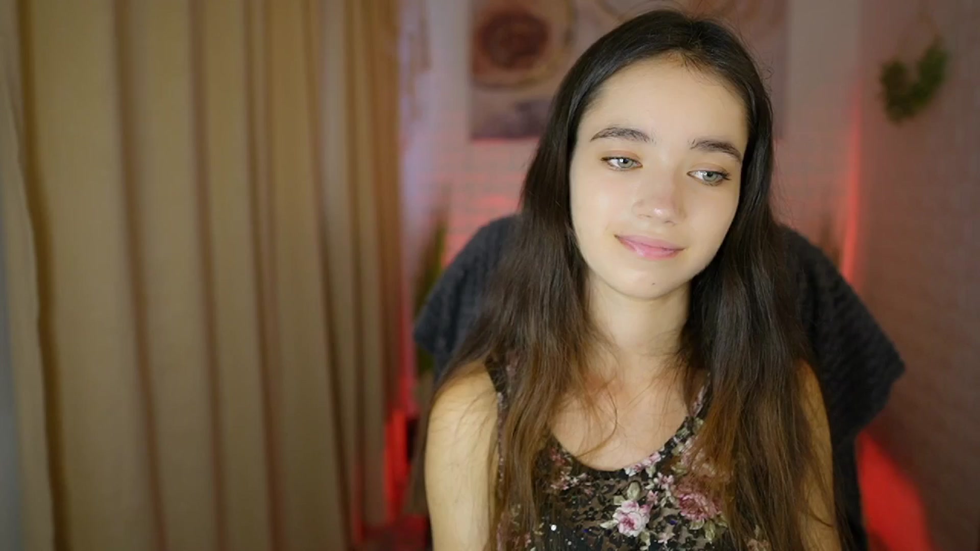 Gallery image thumbnail from Gia_Paige18's myfreecams stream on, 07/23/2024, 10:06 image 17 of 20