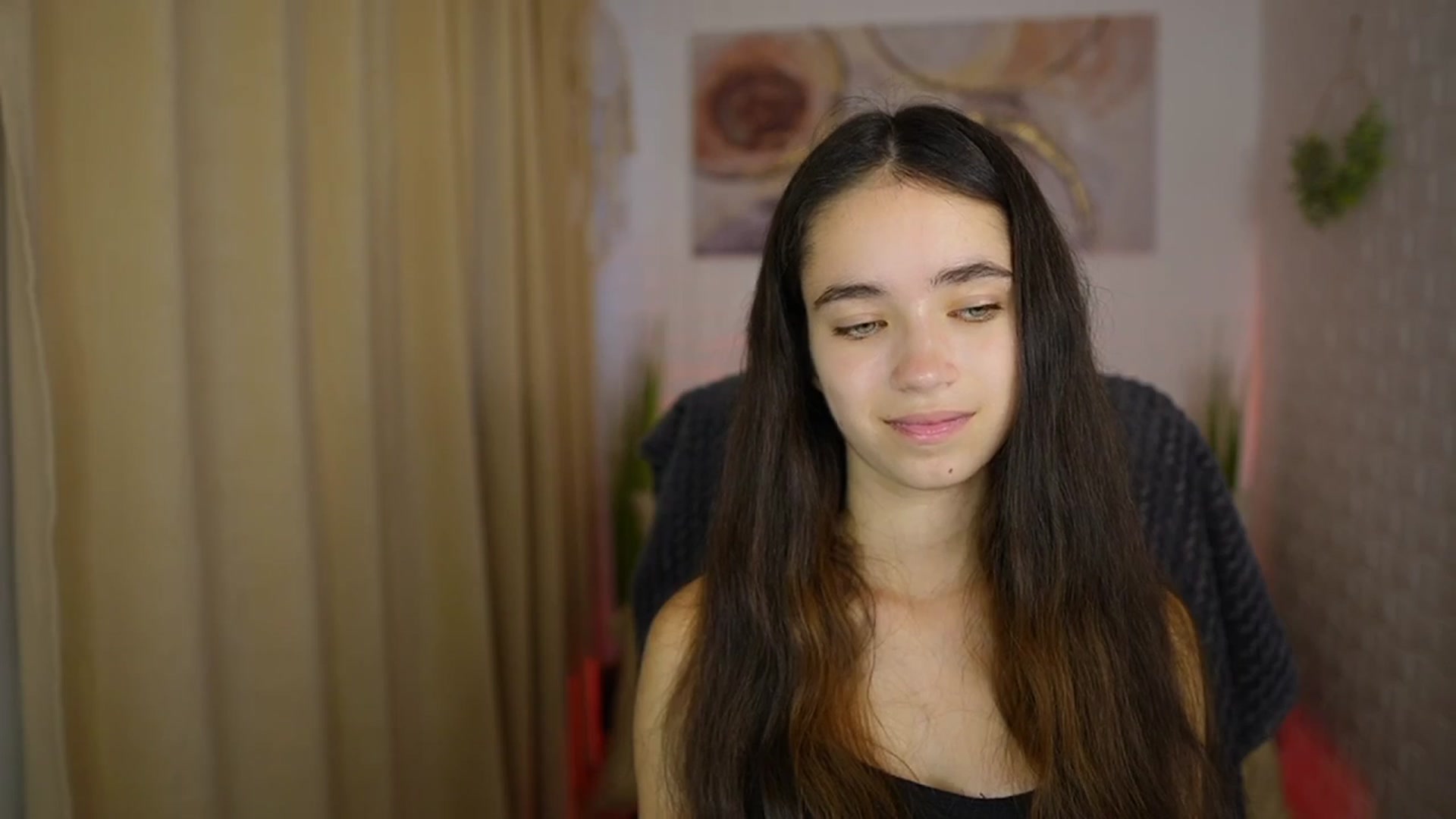 Gallery image thumbnail from Gia_Paige18's myfreecams stream on, 07/25/2024, 08:23 image 14 of 20