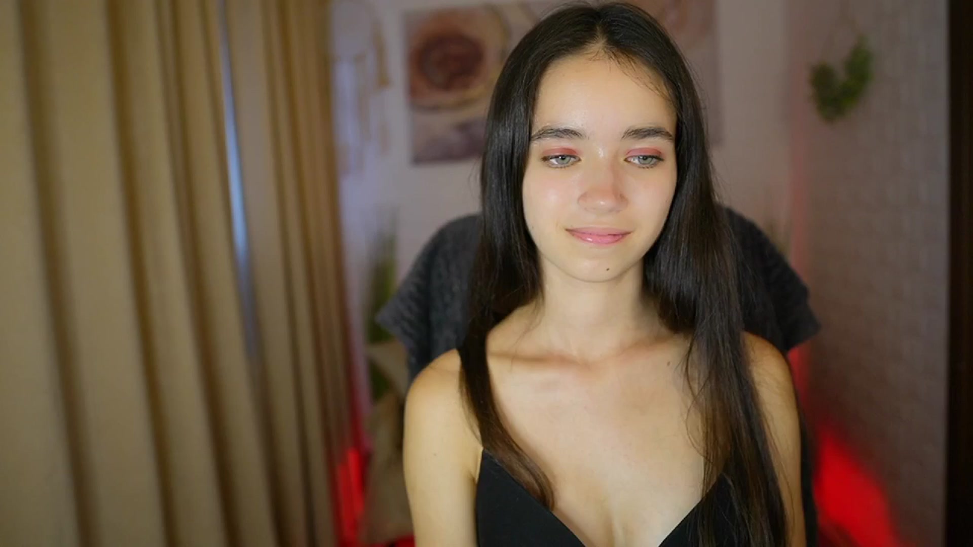 Gallery image thumbnail from Gia_Paige18's myfreecams stream on, 08/03/2024, 17:34 image 6 of 20
