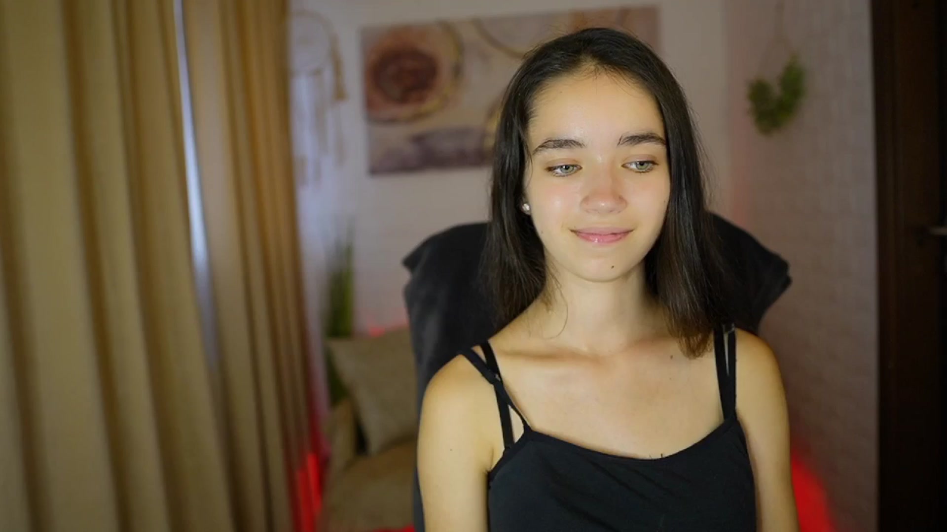 Gallery image thumbnail from Gia_Paige18's myfreecams stream on, 08/05/2024, 12:52 image 10 of 20