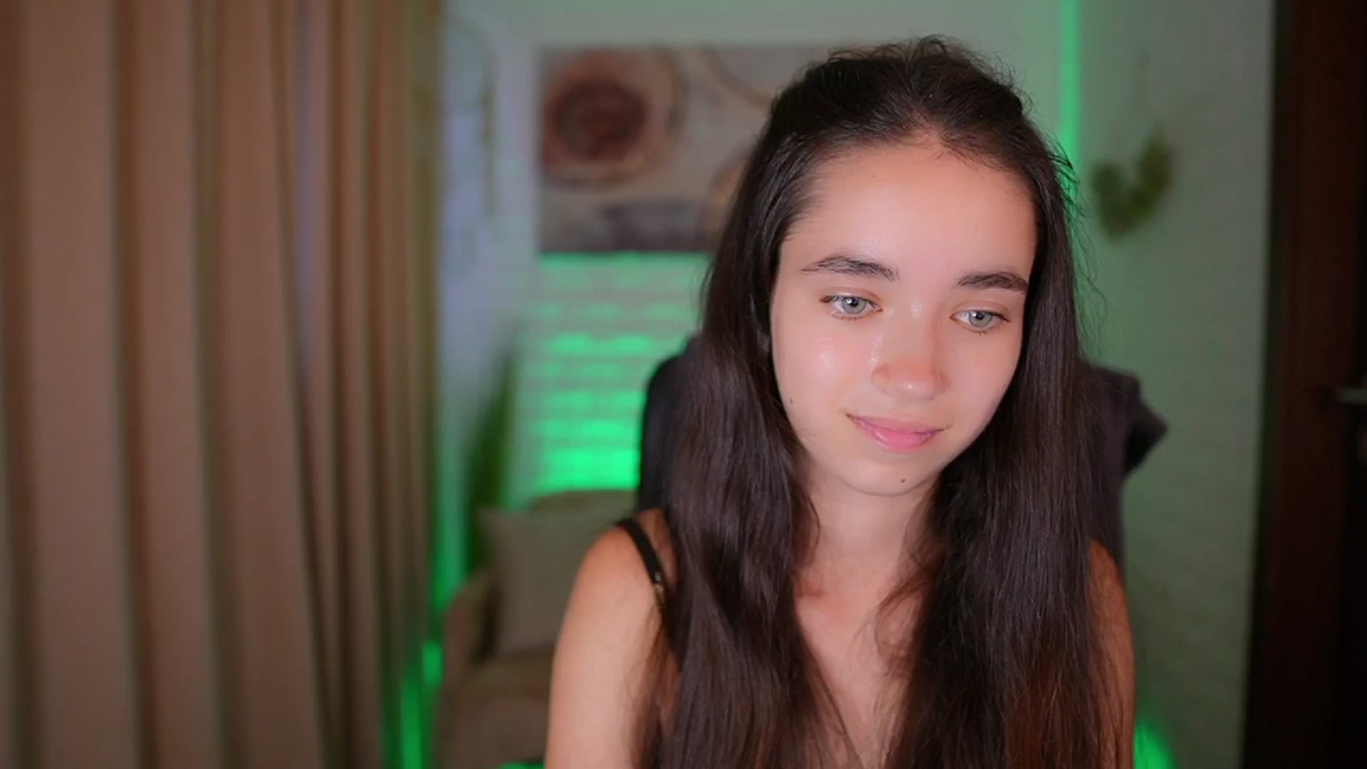 Gallery image thumbnail from Gia_Paige18's myfreecams stream on, 08/14/2024, 10:30 image 19 of 20